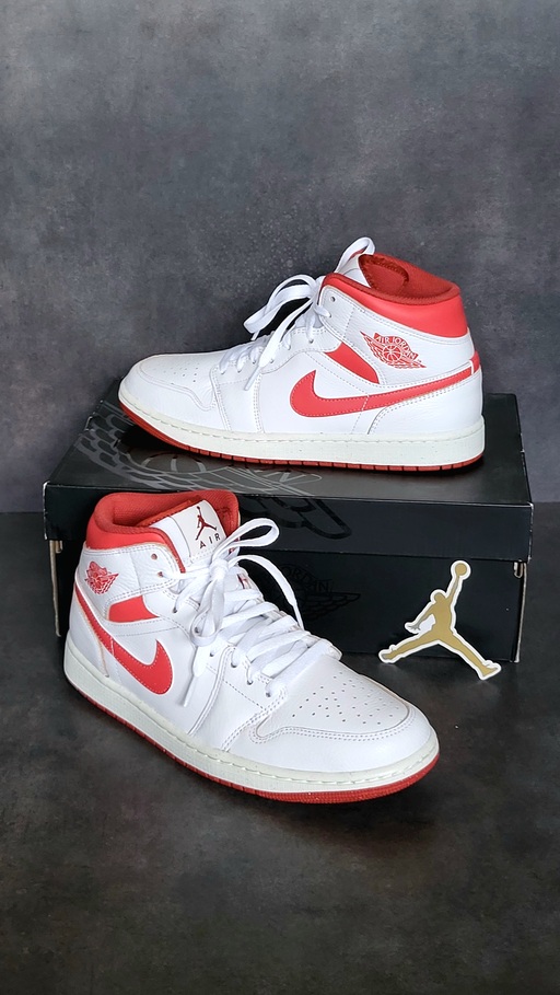 Air Jordan 1 Mid SE 'White Dune Red' (2024)