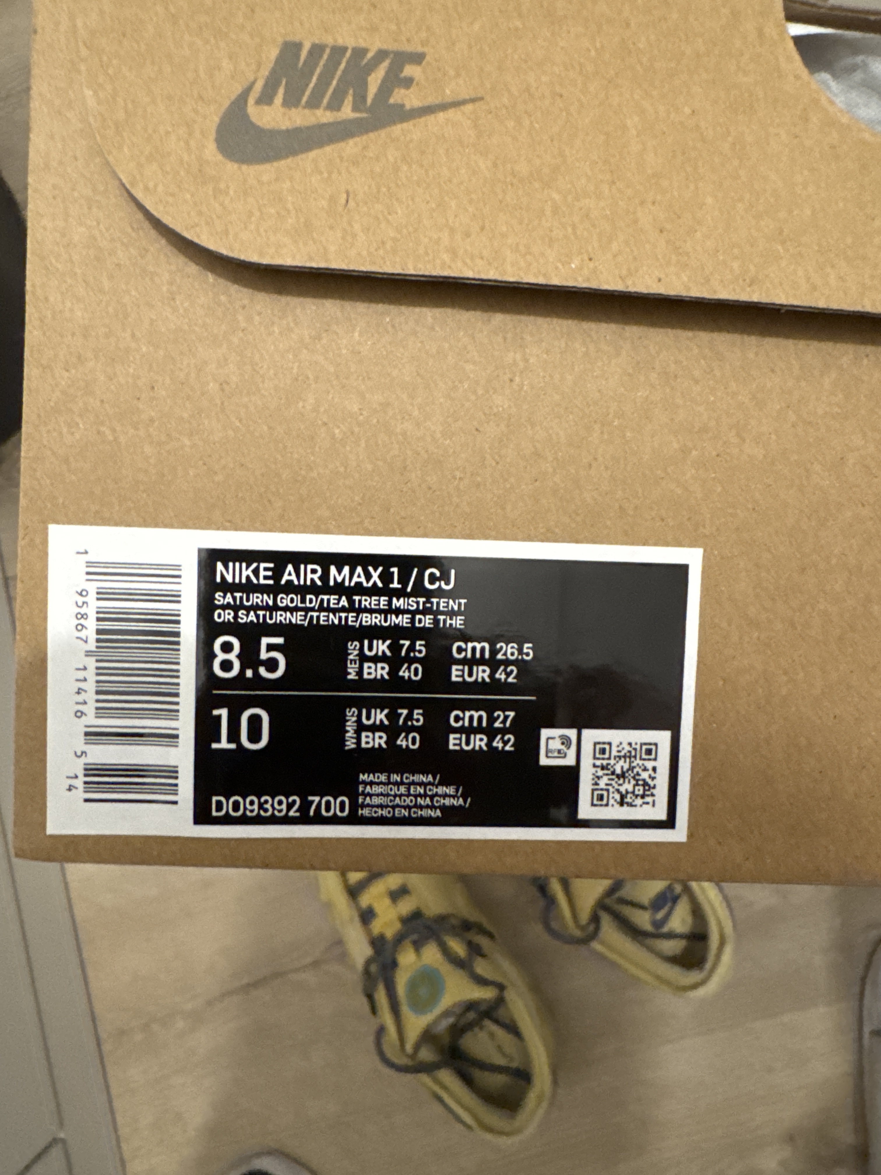 Nike x Travis Scott Cactus Jack Air Max 1 'Saturn Gold' (2022) photo 6