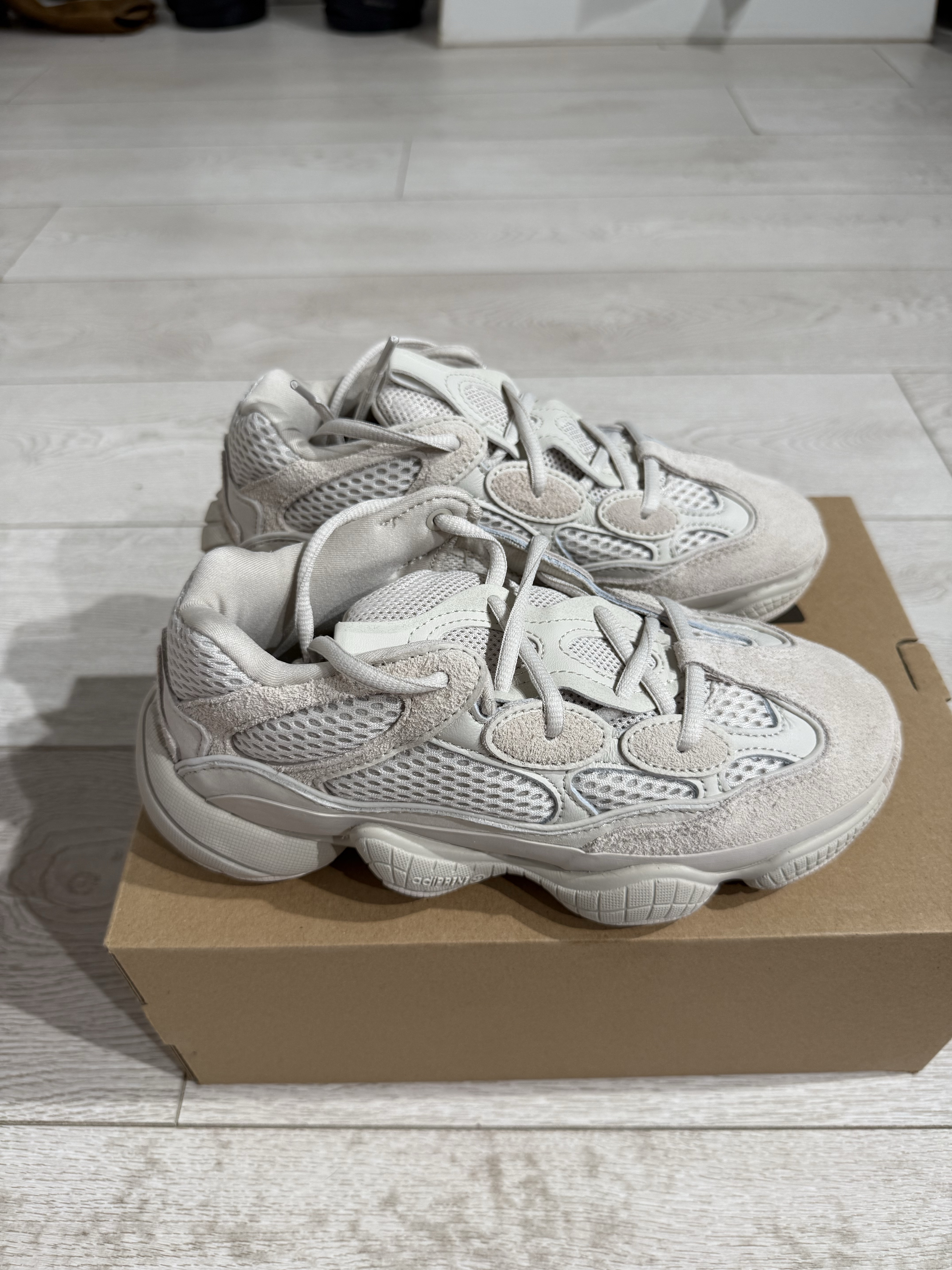 Yeezy 500 'Bone White' (2019) photo 2