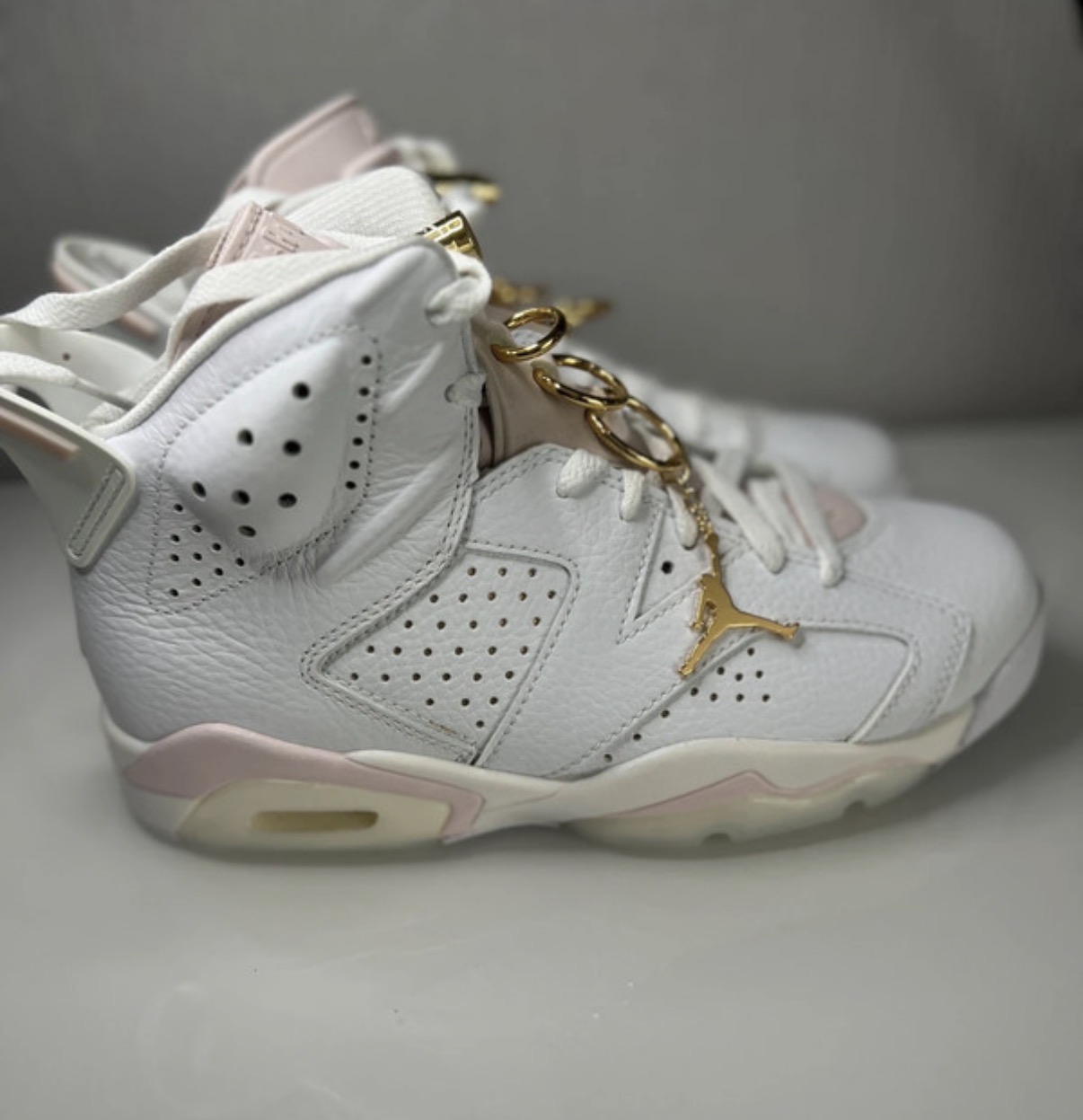 Air Jordan 6 WMNS 'Retro Gold Hoops' (2021) photo 2