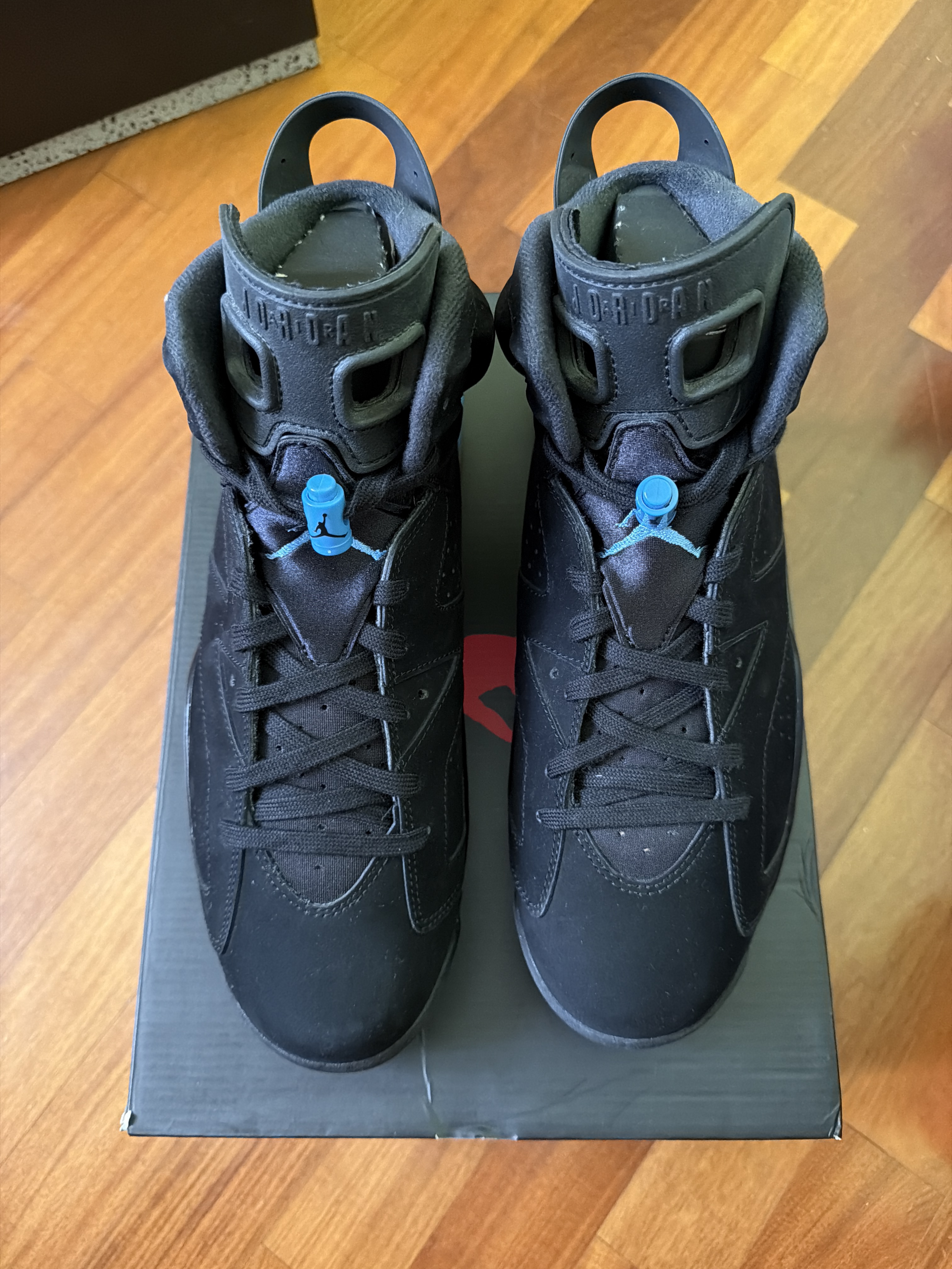 Air Jordan 6 'UNC' (2017) photo 3
