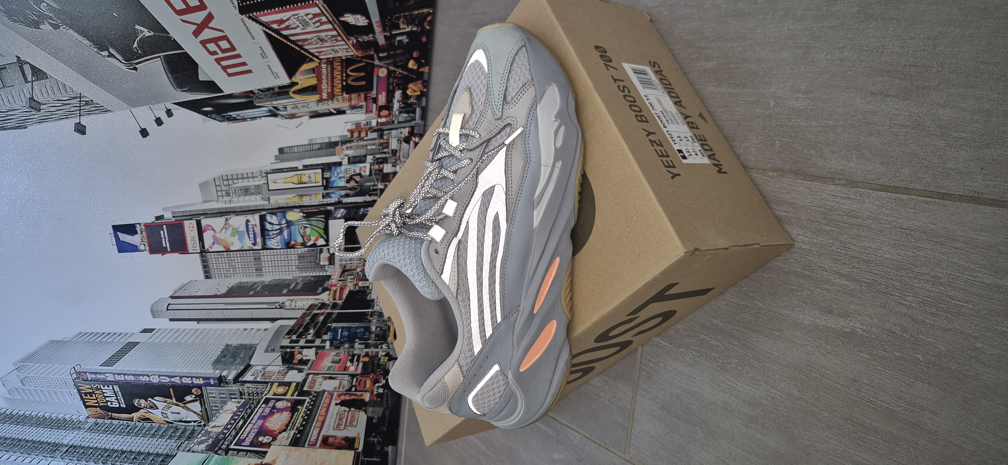 Yeezy Boost 700 V2 'Inertia' (2019) photo 9