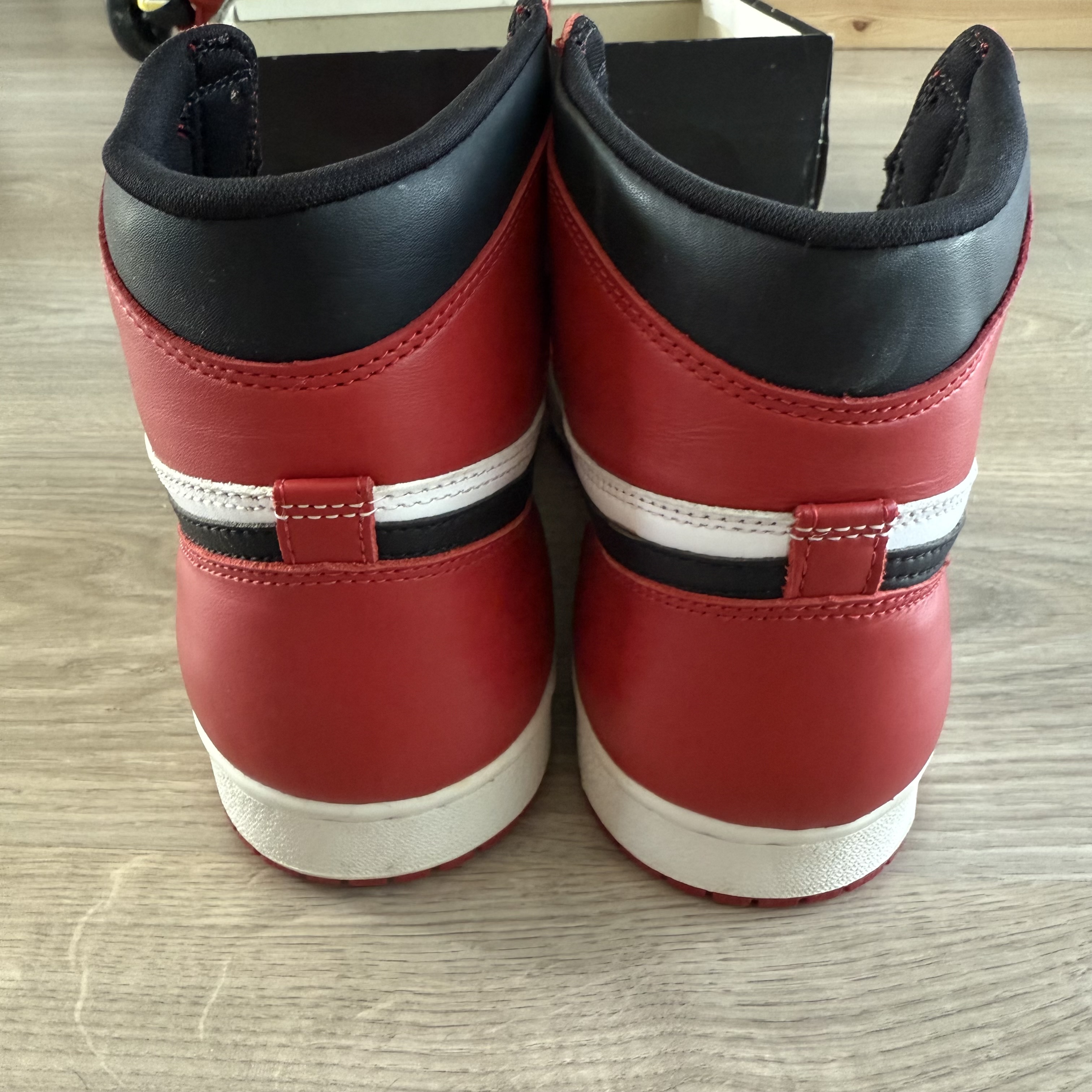 Air Jordan 1 Retro Chicago (1994) photo 4