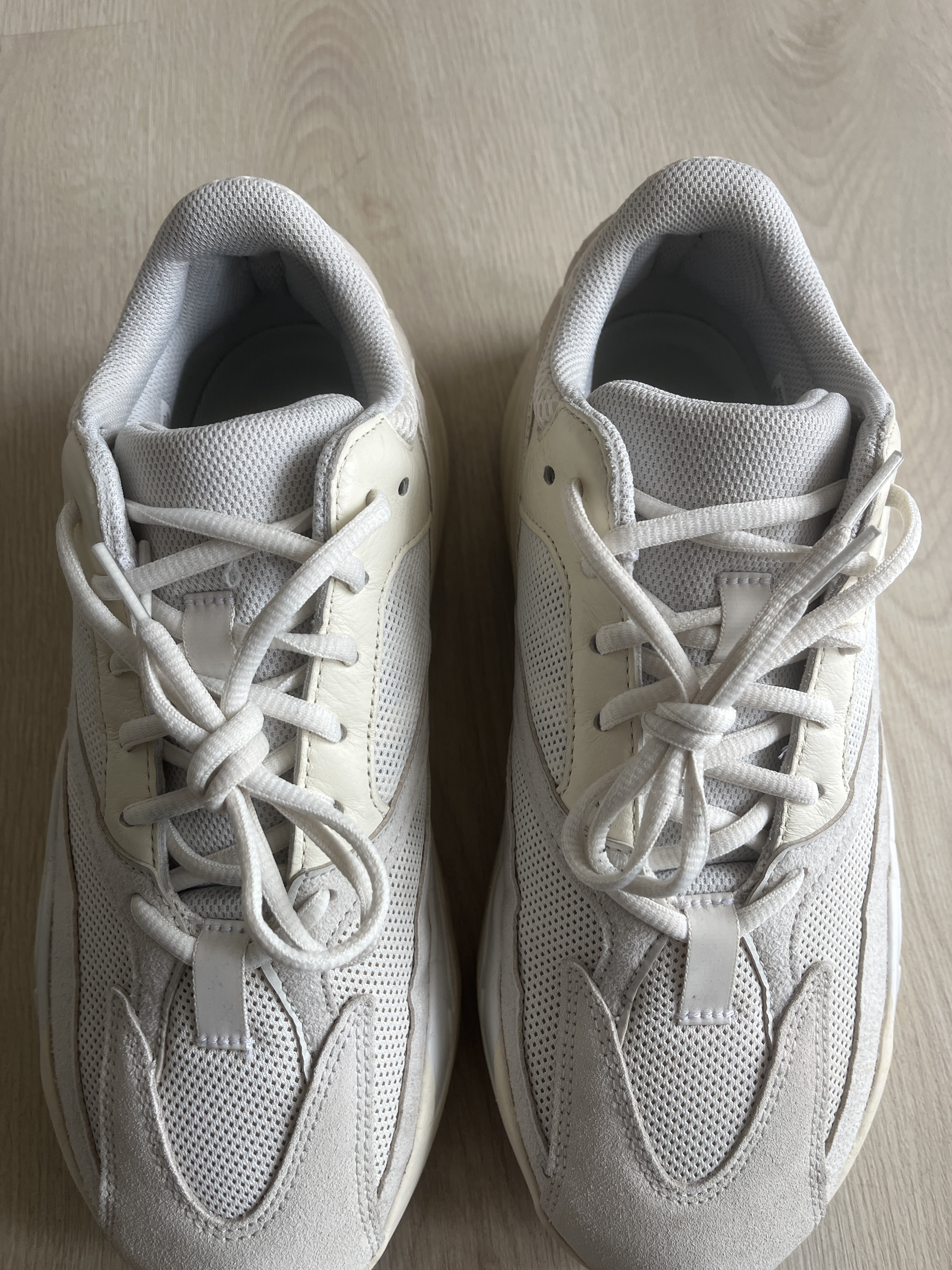 Yeezy Boost 700 'Analog' photo 8
