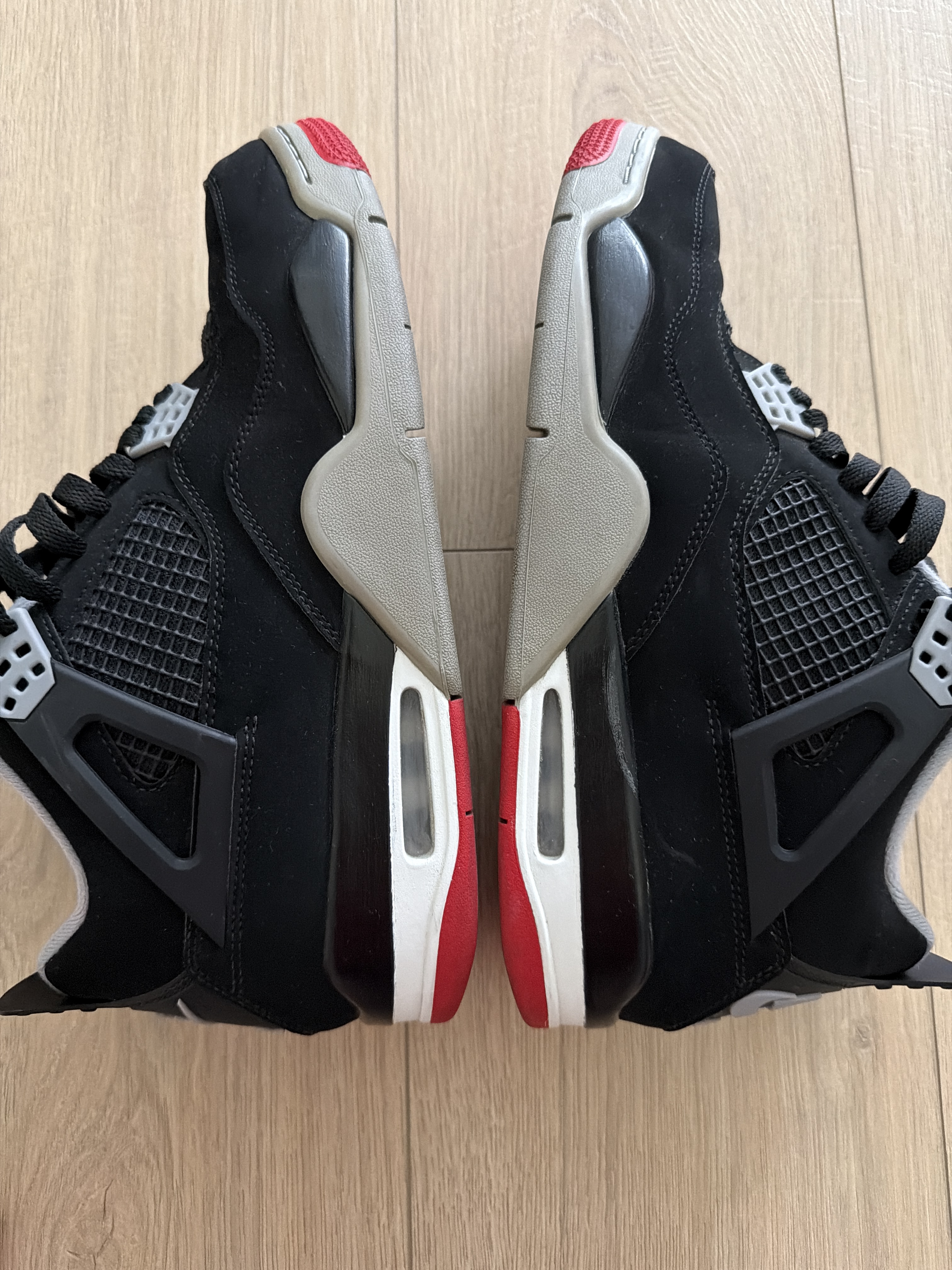 Air Jordan 4 Retro 'Bred' (2019) photo 9