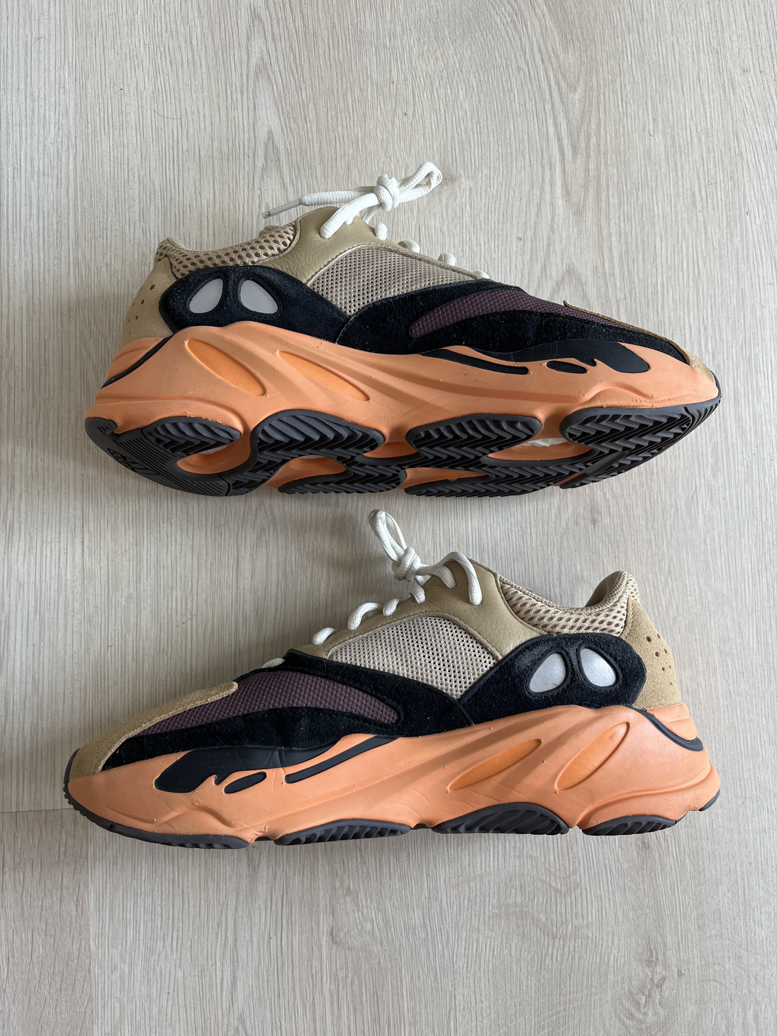 Yeezy Boost 700 'Enflame Amber' (2021) photo 2