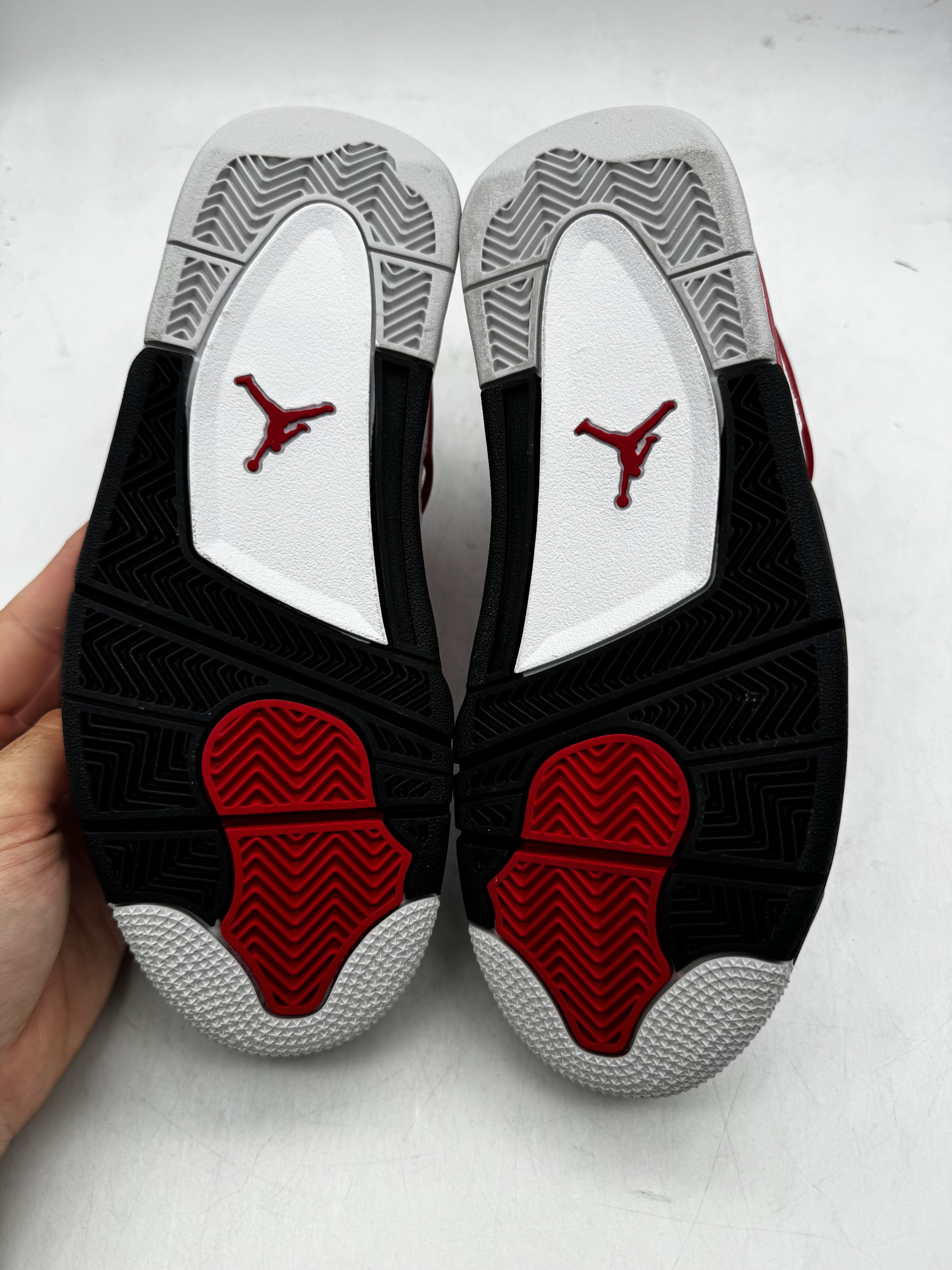 Air Jordan 4 Retro GS 'Red Cement' (2023) photo 5