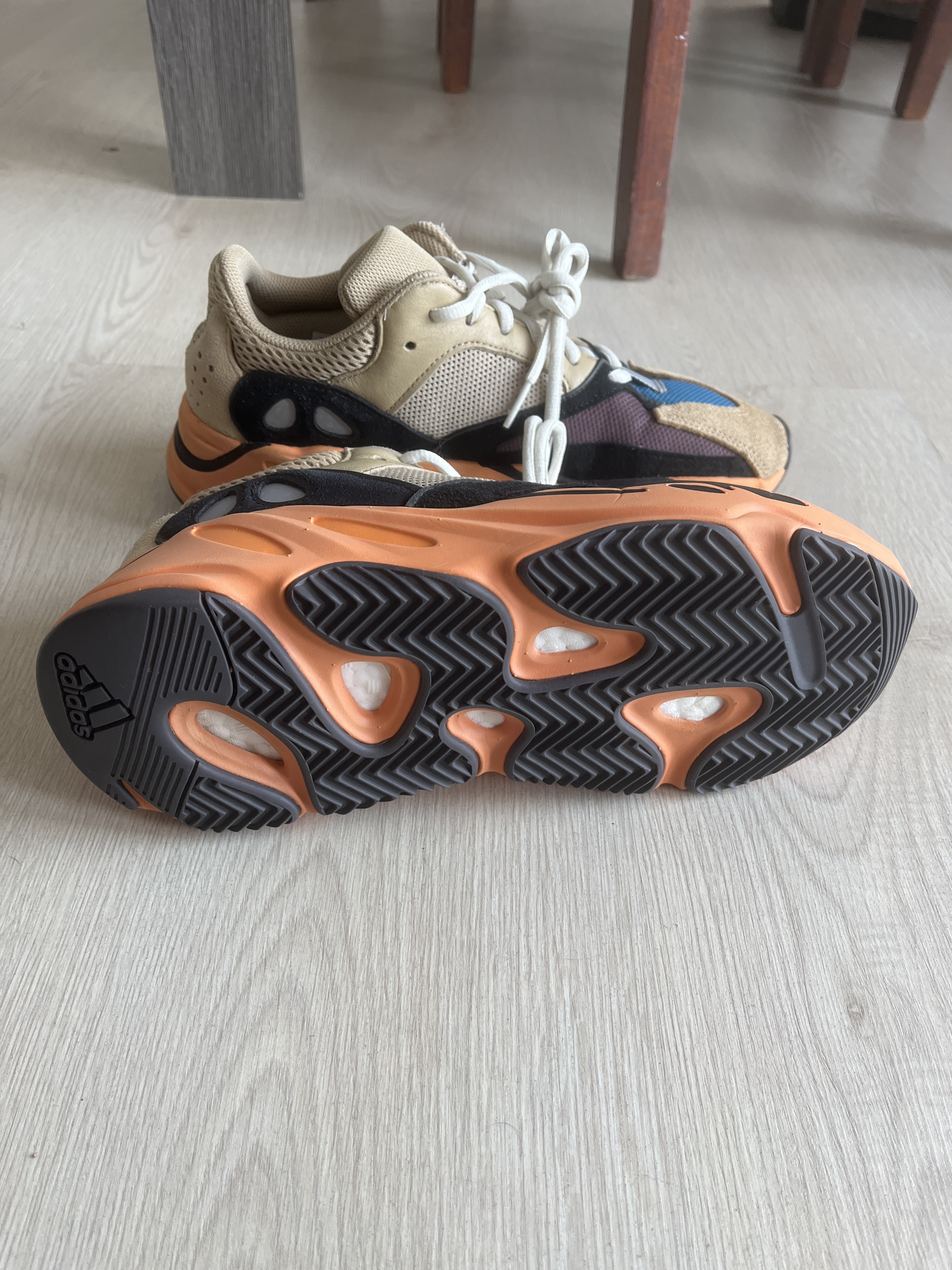 Yeezy Boost 700 'Enflame Amber' (2021) photo 8