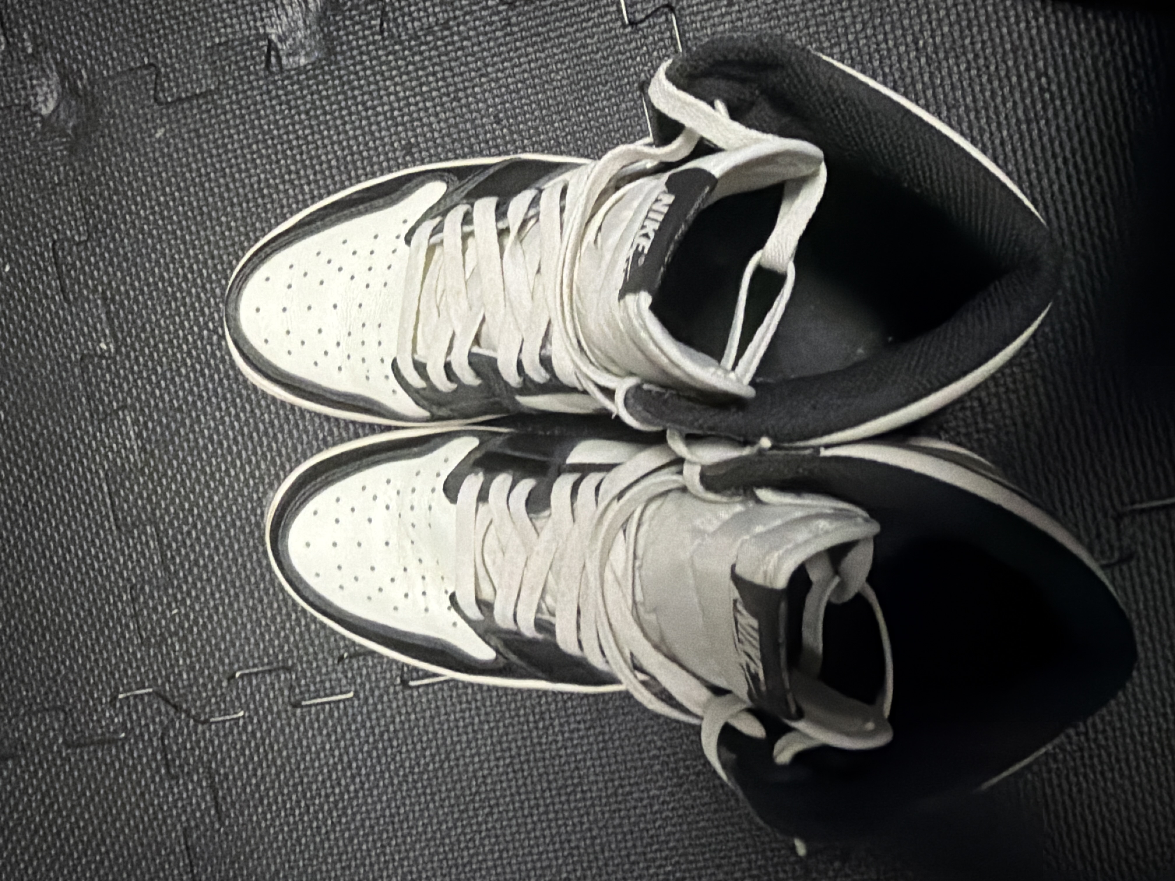 Air Jordan 1 Retro High OG 'Dark Mocha' (2020) photo 3