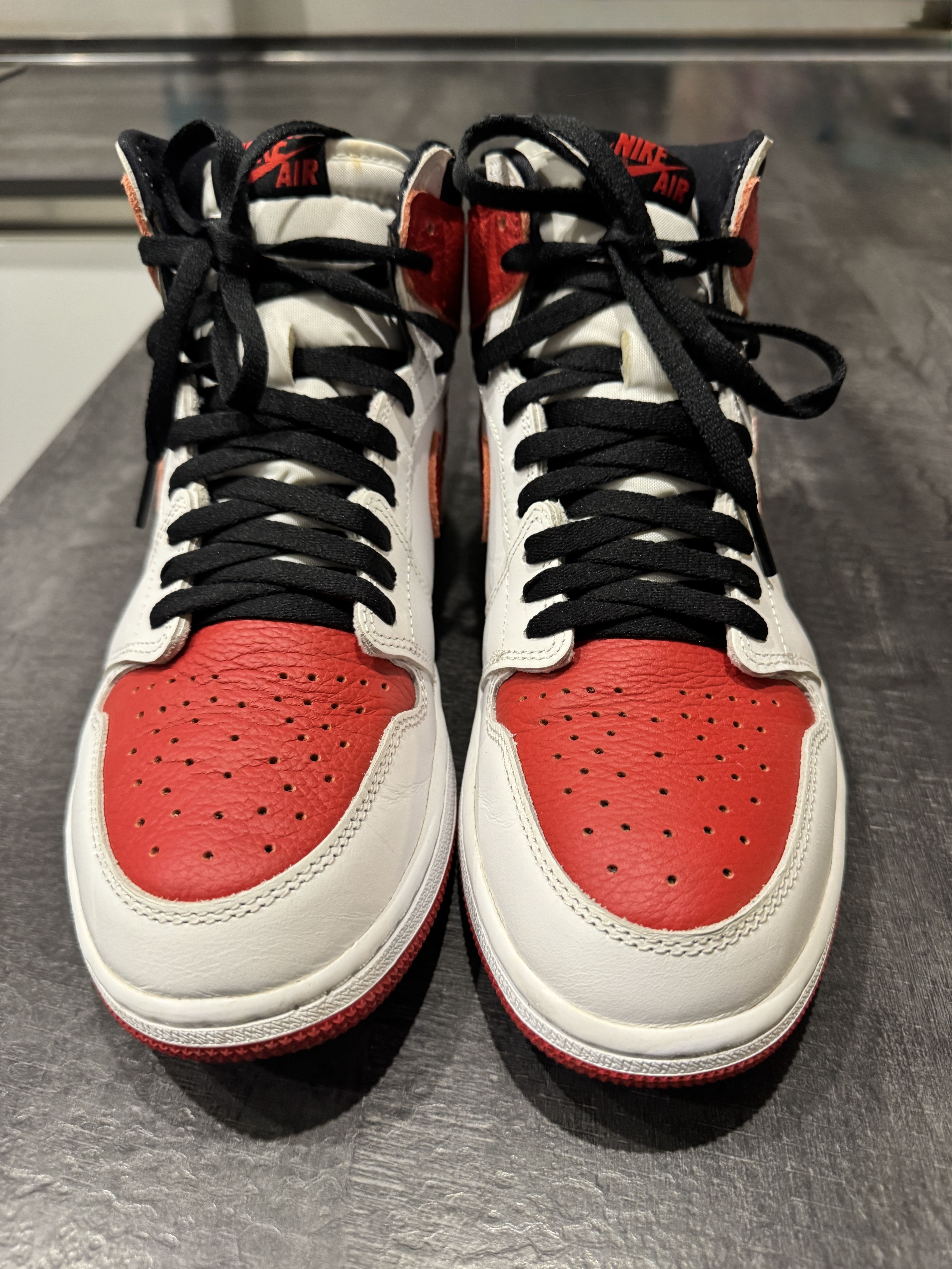 Air Jordan 1 High Heritage 'White Red' (2022) photo 5