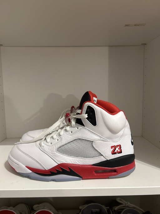Air Jordan 5 OG 'Fire Red Black Tongue' (2025)