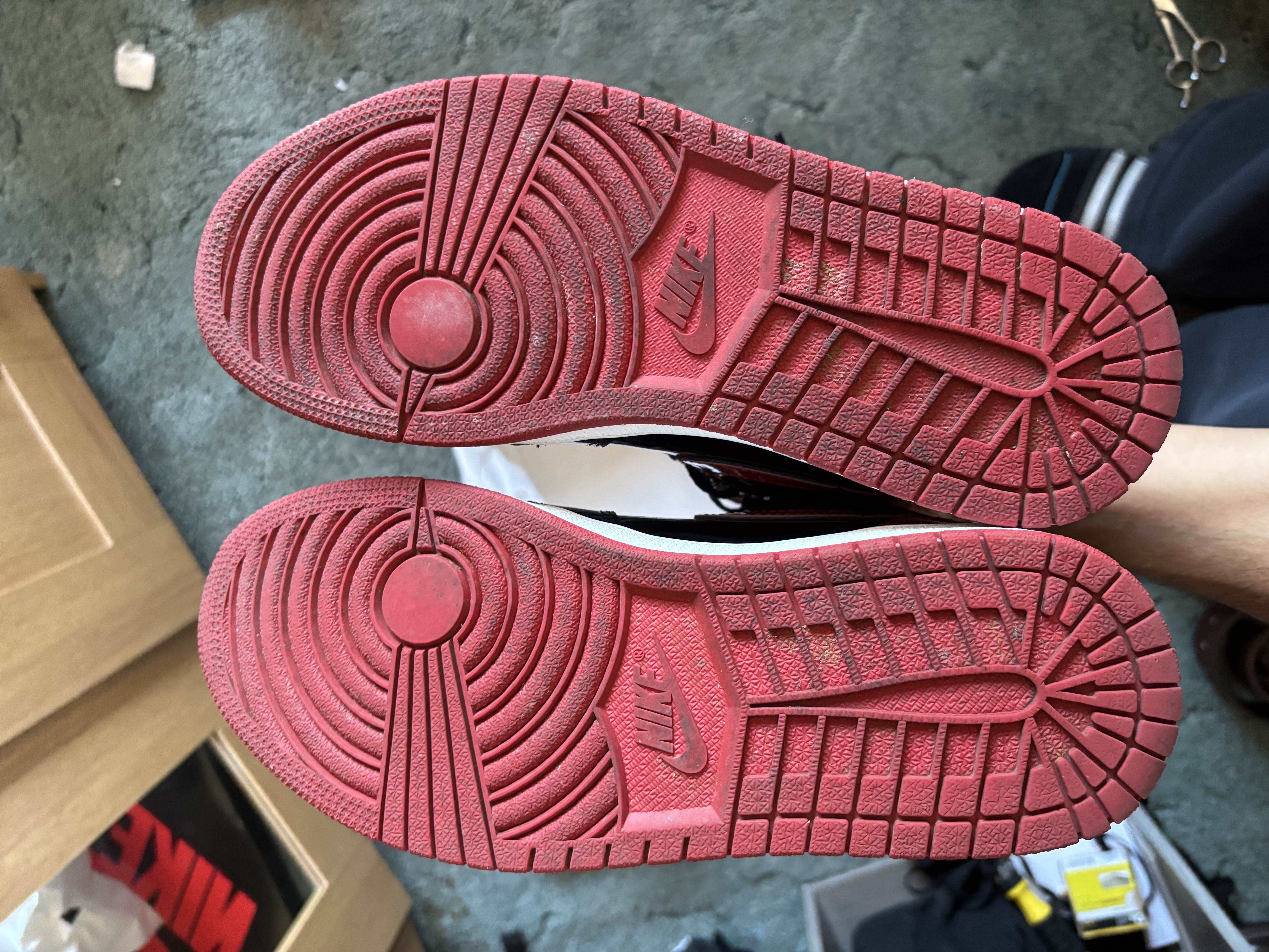 Air Jordan 1 Retro High OG 'Bred Patent' (2021) photo 5