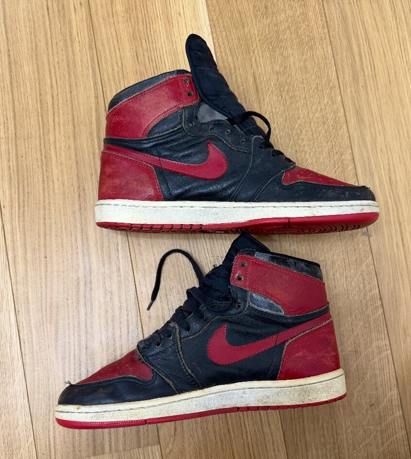 Air Jordan 1 OG 'Bred' (1985) photo 2