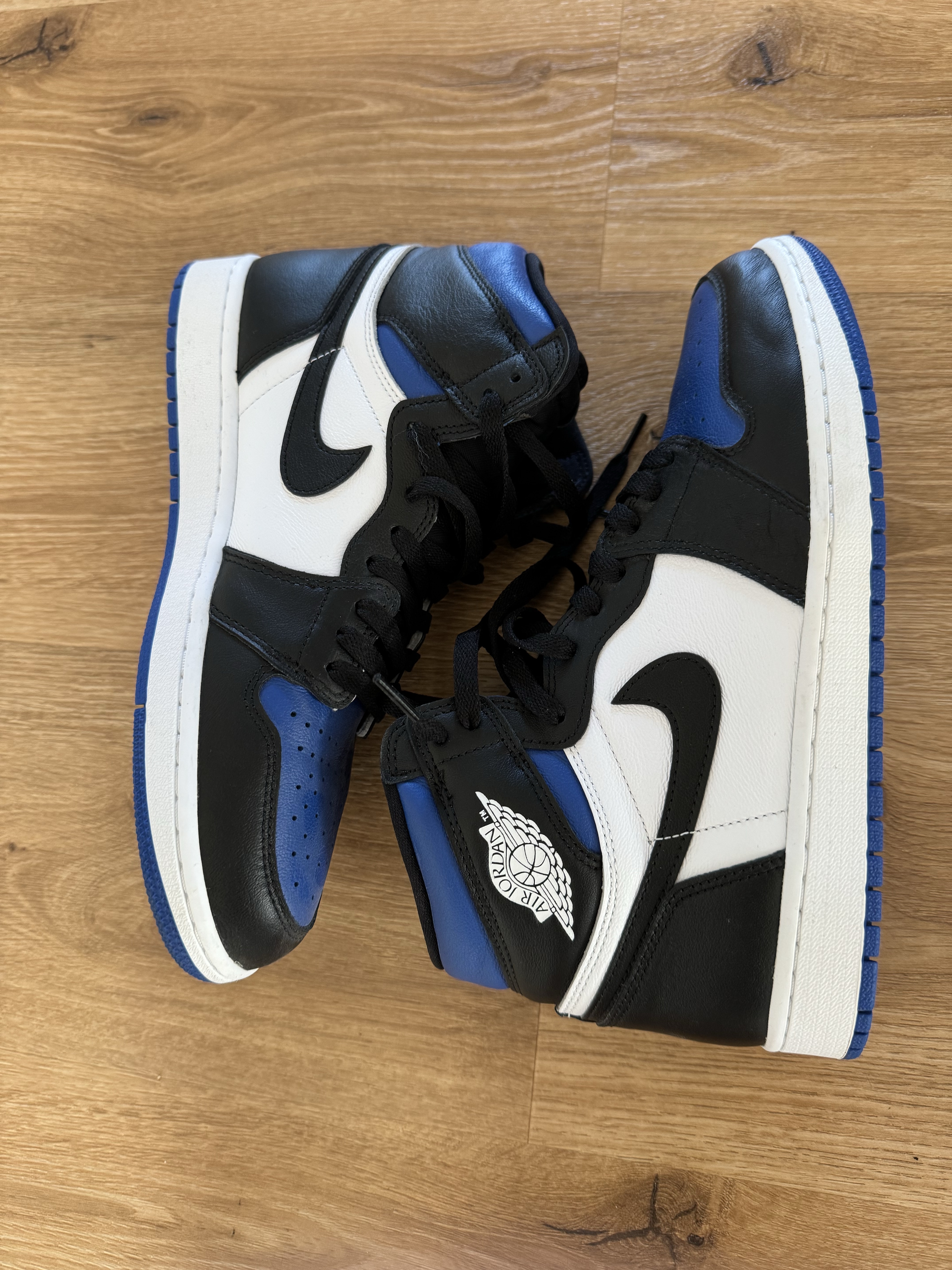 Air Jordan 1 Retro High 'Royal Toe' (2020) photo 2