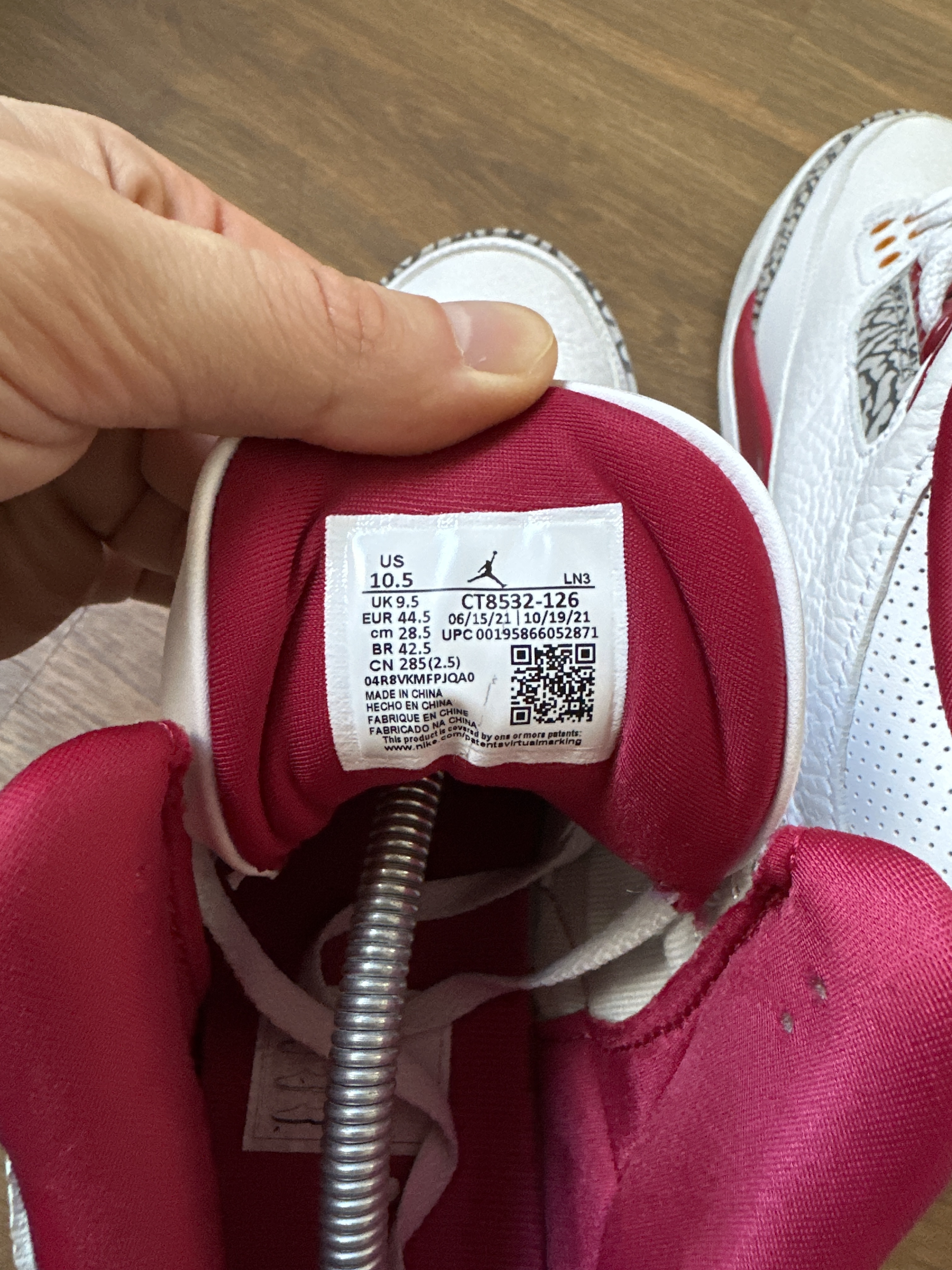 Air Jordan 3 Retro 'Cardinal Red' (2022) photo 6