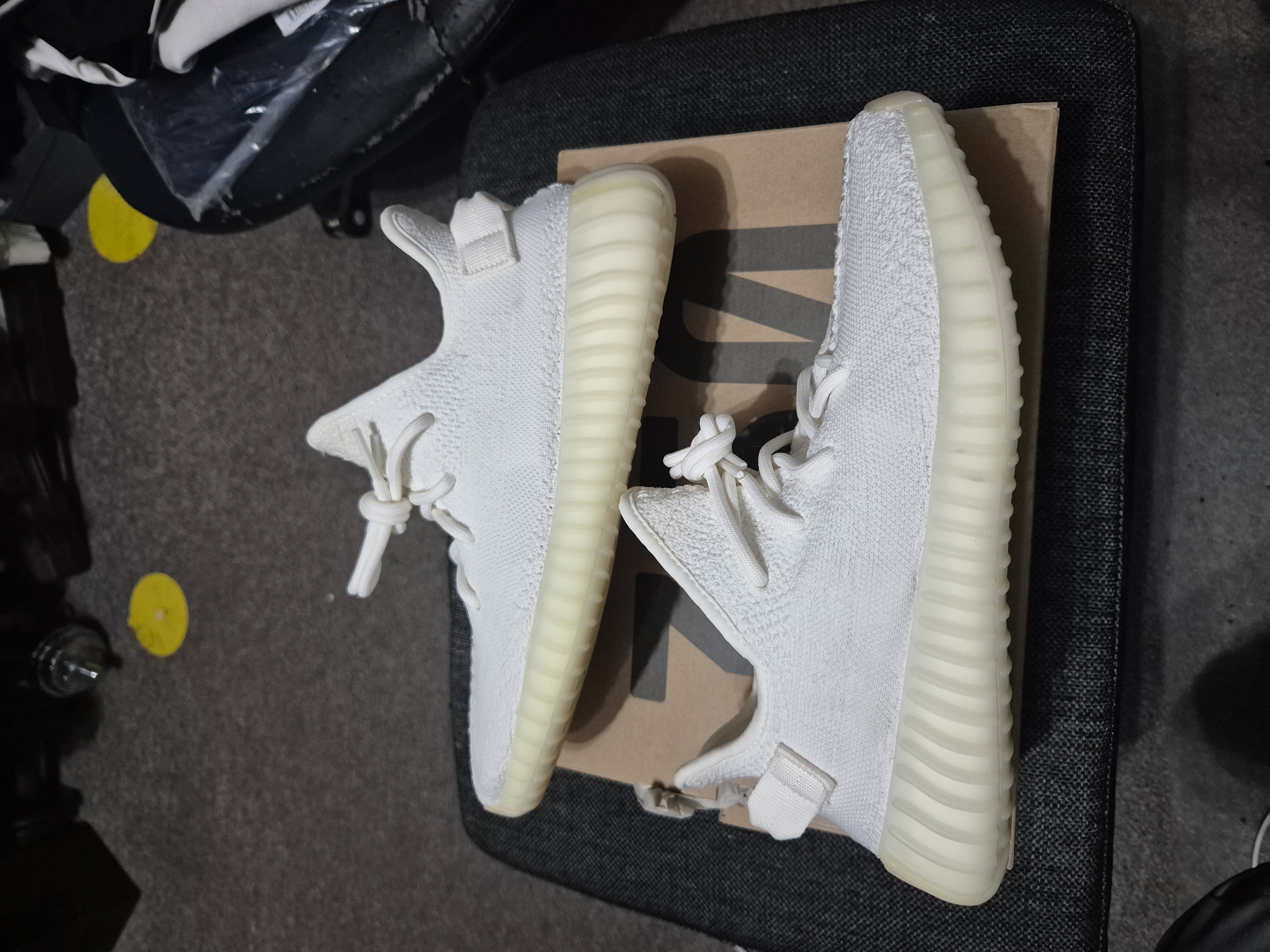 Yeezy Boost 350 V2 'Cream White' (2017) photo 1