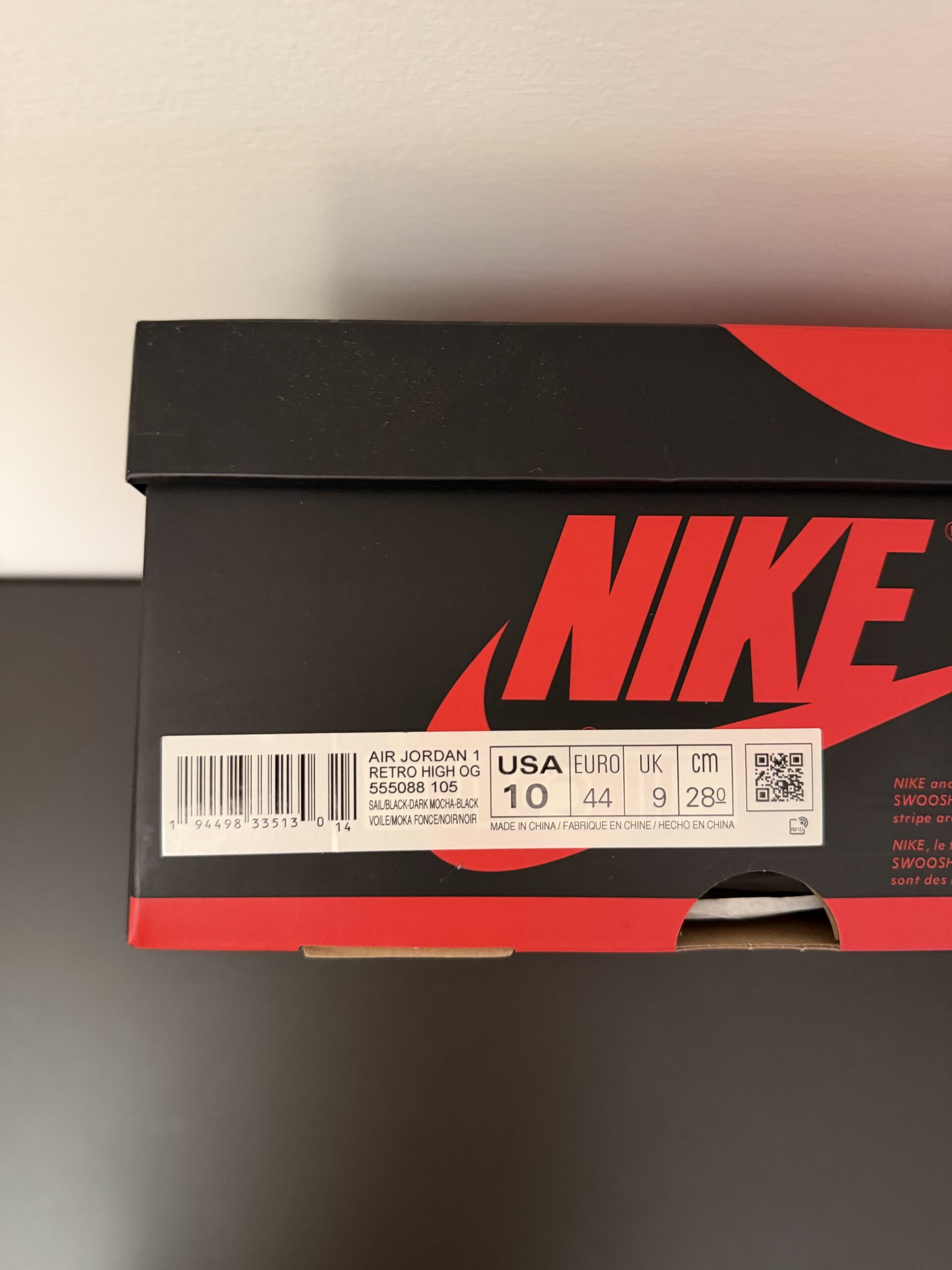 Air Jordan 1 Retro High OG 'Dark Mocha' (2020) photo 5