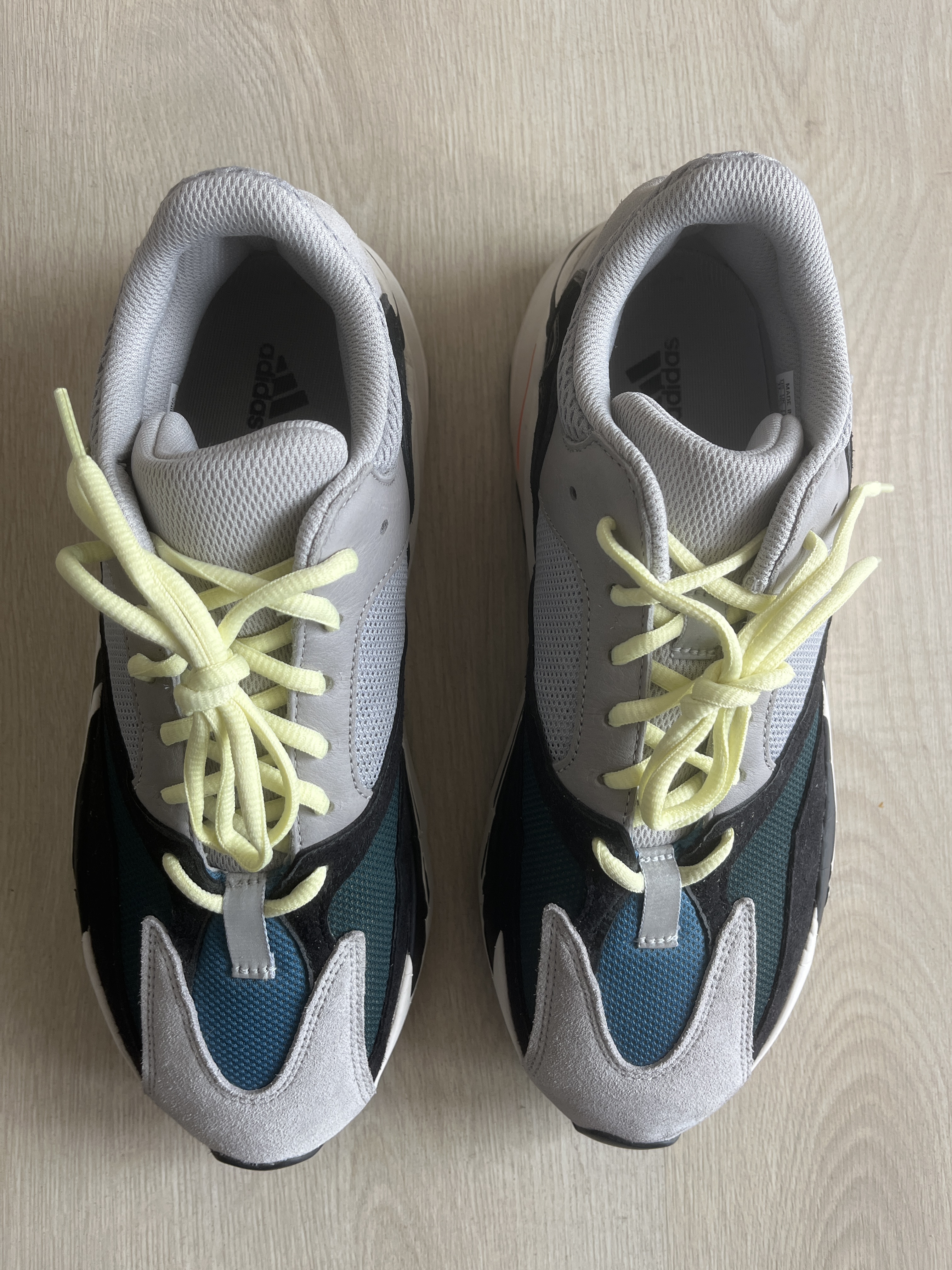 Yeezy Boost 700 'Wave Runner' photo 3