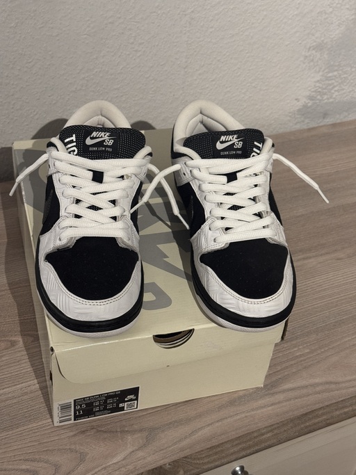 Nike SB x TIGHTBOOTH Dunk Low (2023)