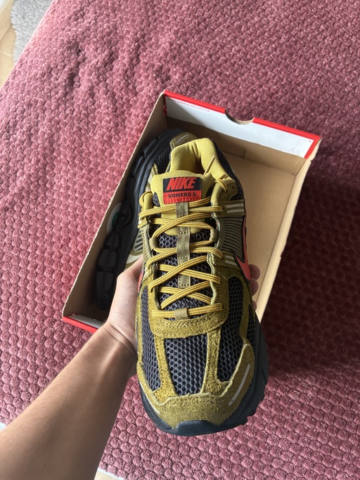 Nike Zoom Vomero 5 'Olive Flak Orange' (2025)