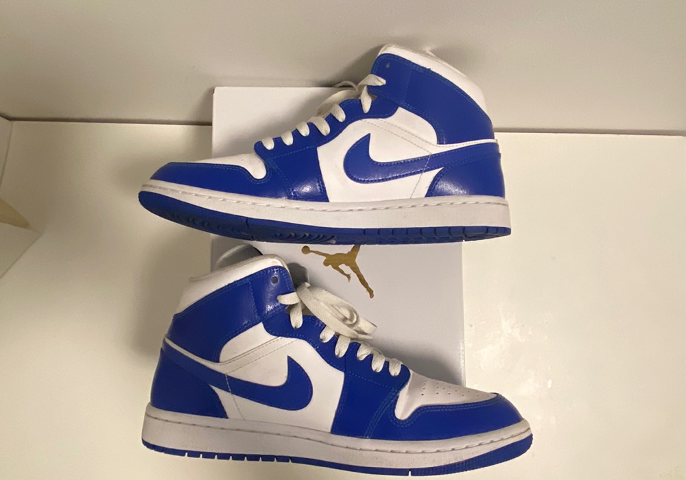 Air Jordan 1 Mid WMNS 'Kentucky' (2021) photo 2