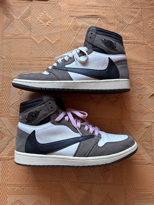 Air Jordan x Travis Scott 1 Retro High 'Mocha' (2019)