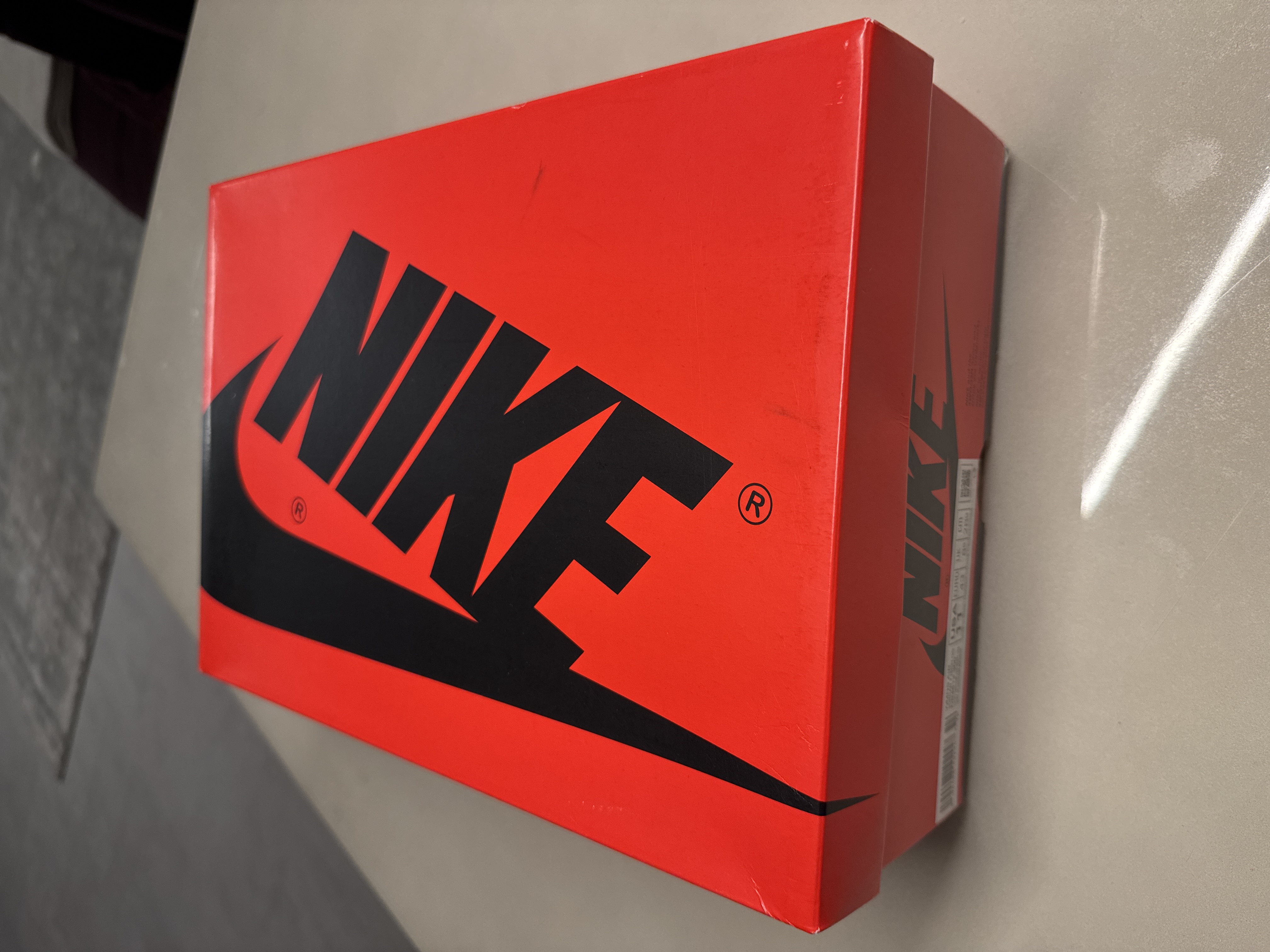 Air Jordan 1 High OG WMNS 'Lucky Green' (2020) photo 7