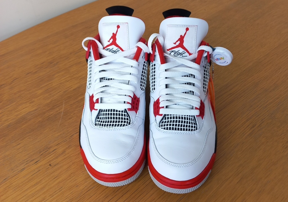 Air Jordan 4 Retro 'Fire Red' (2020) photo 3