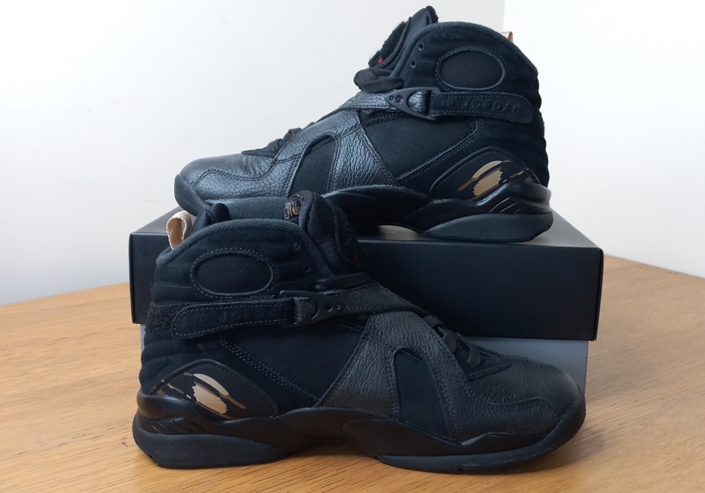 Air Jordan x OVO 8 Retro Black Metallic Gold (2018) photo 2