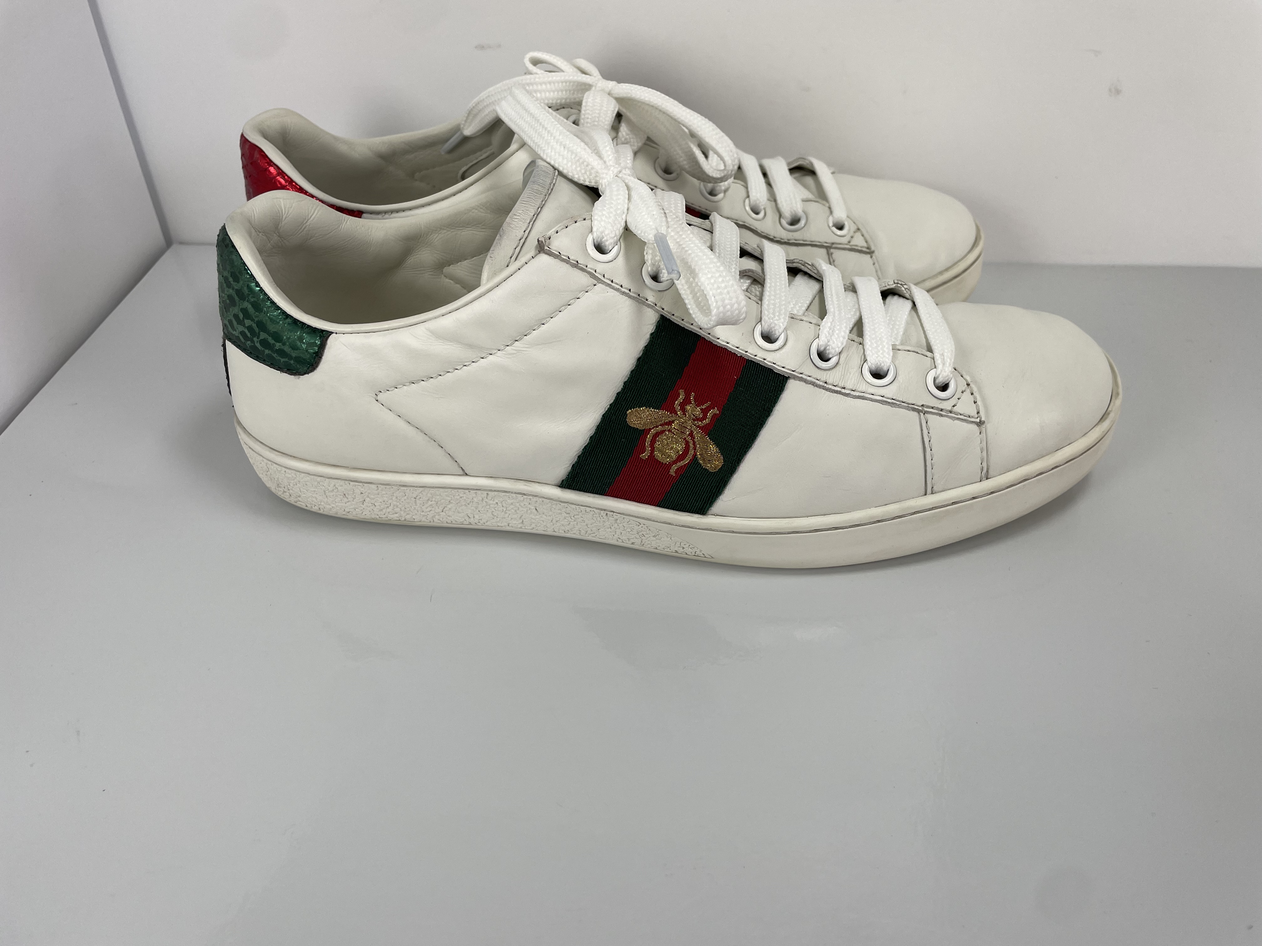Luxury Gucci Ace Bee White photo 2