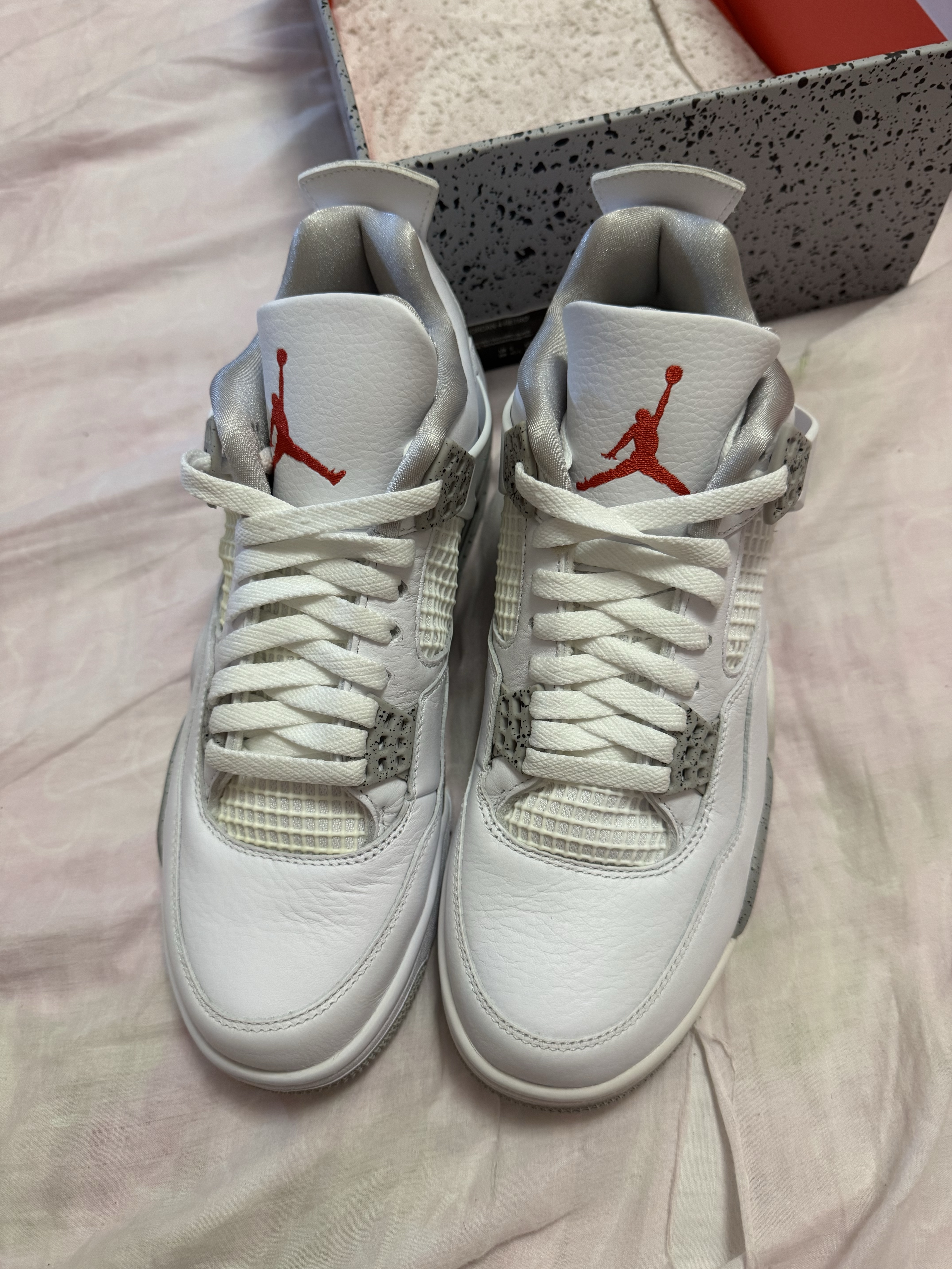 Air Jordan 4 Retro 'Tech White' (2021) photo 3