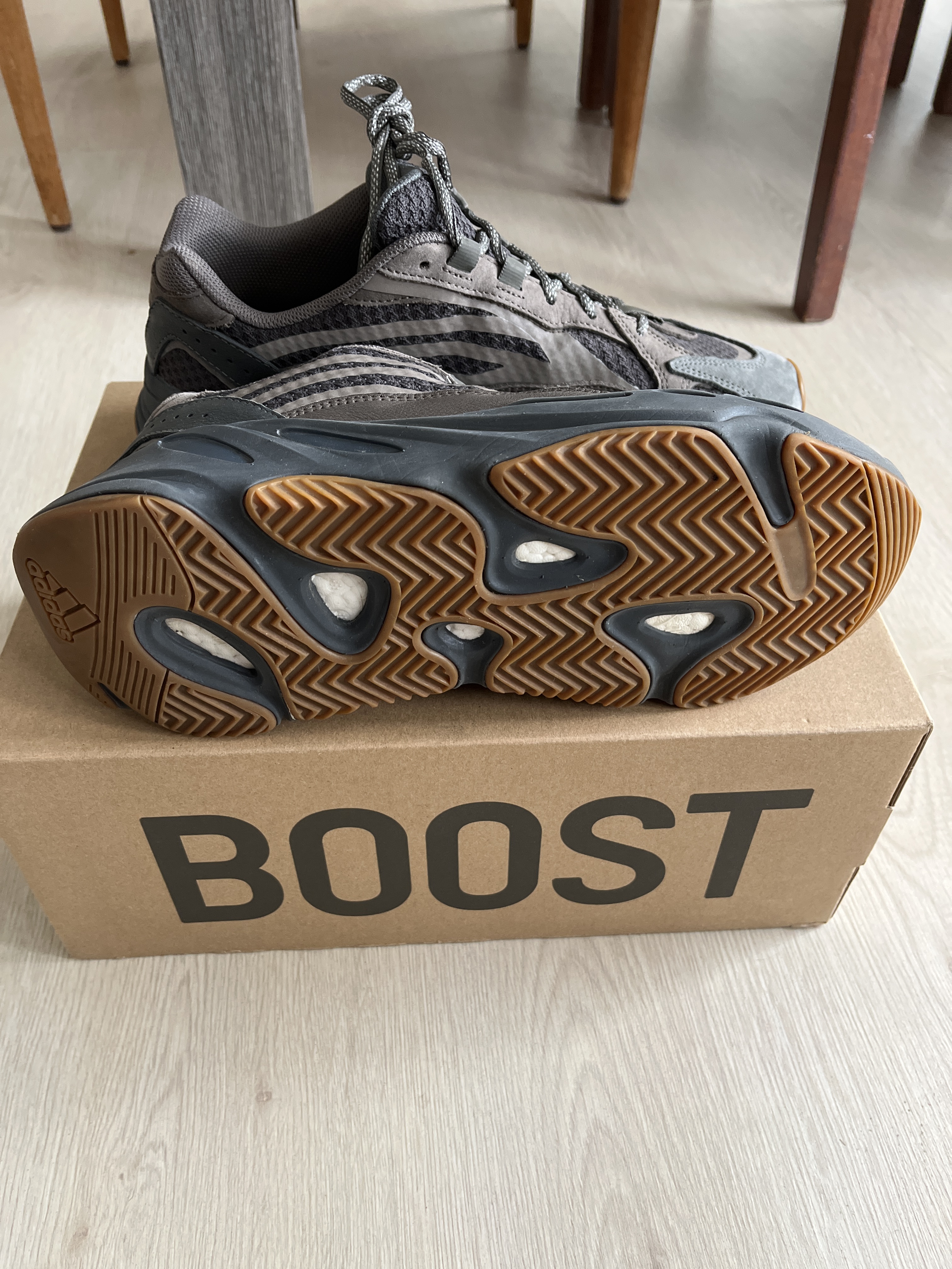 Yeezy Boost 700 V2 'Geode' (2019) photo 8