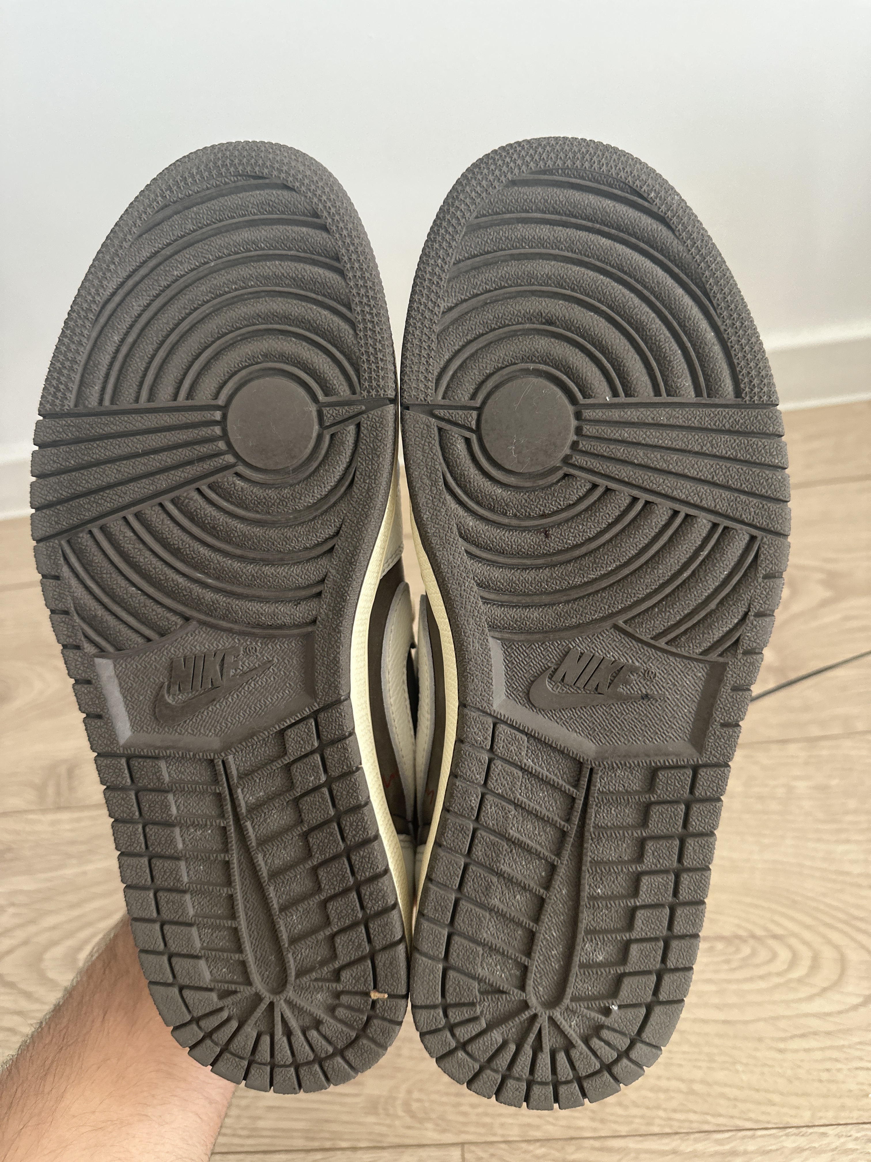 Air Jordan 1 x Travis Scott Low 'Reverse Mocha' (2022) photo 5