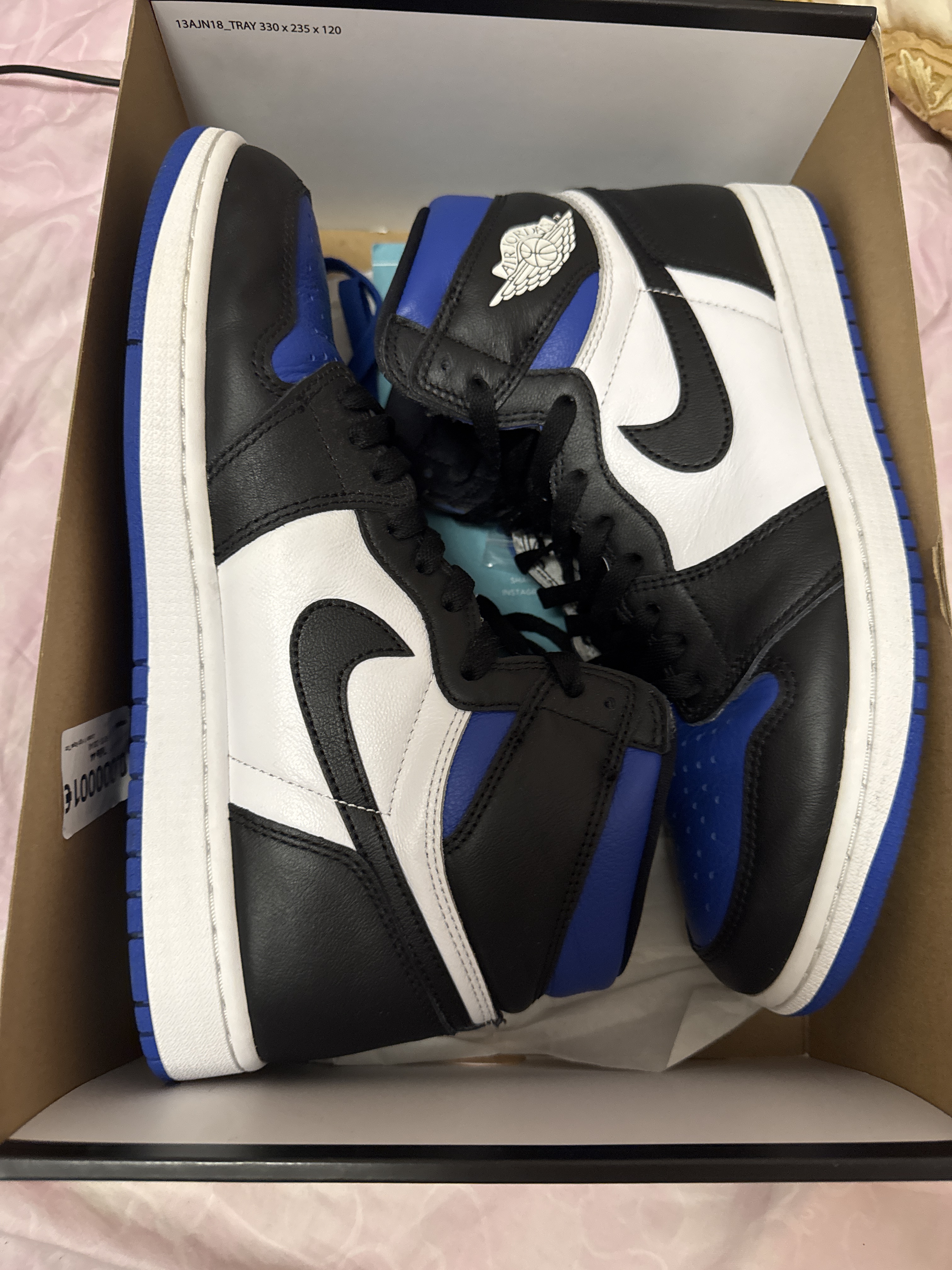 Air Jordan 1 Retro High 'Royal Toe' (2020) photo 2