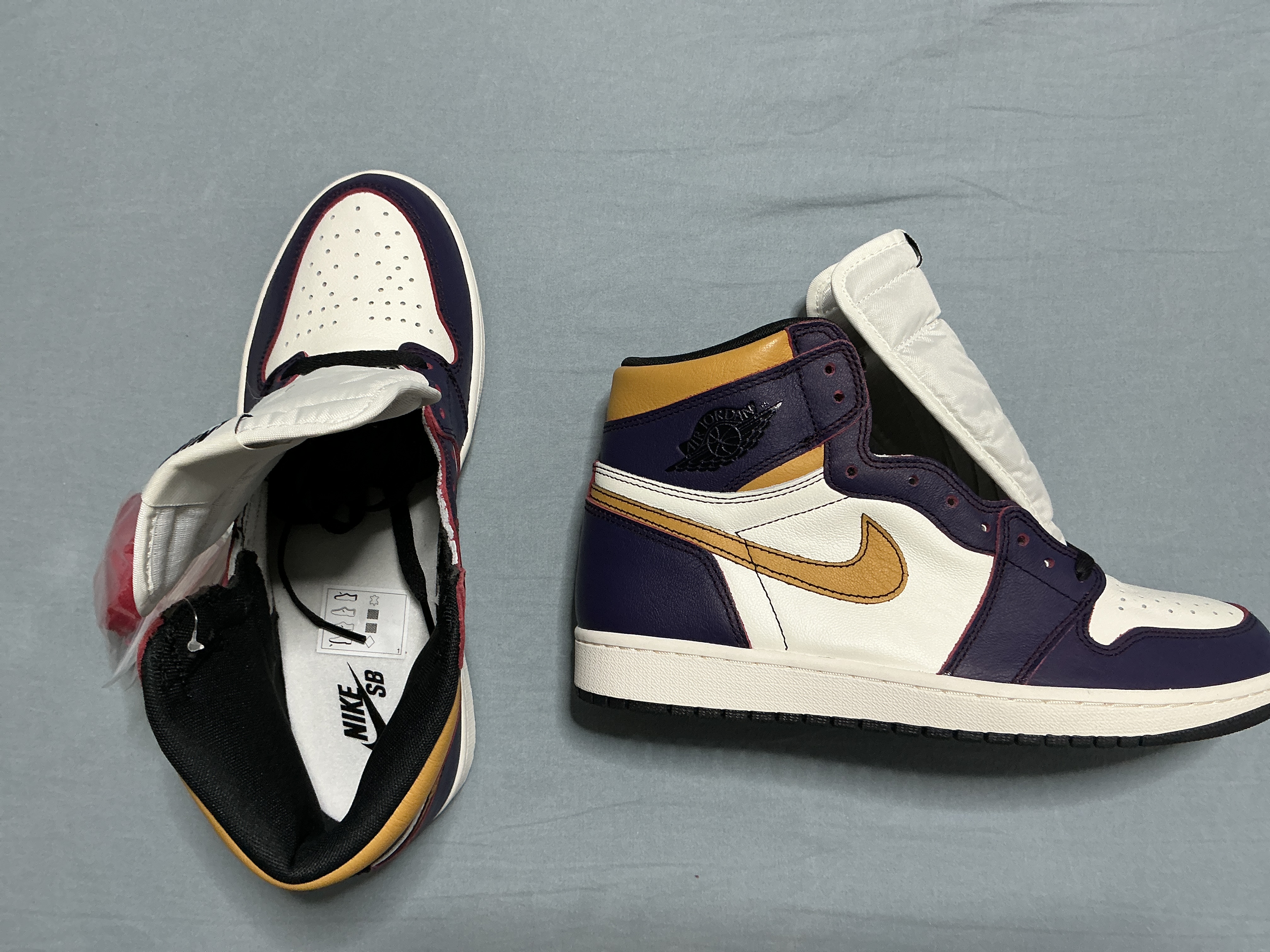 Air Jordan x Nike SB 1 Retro High OG 'LA to Chicago' (2019) photo 7