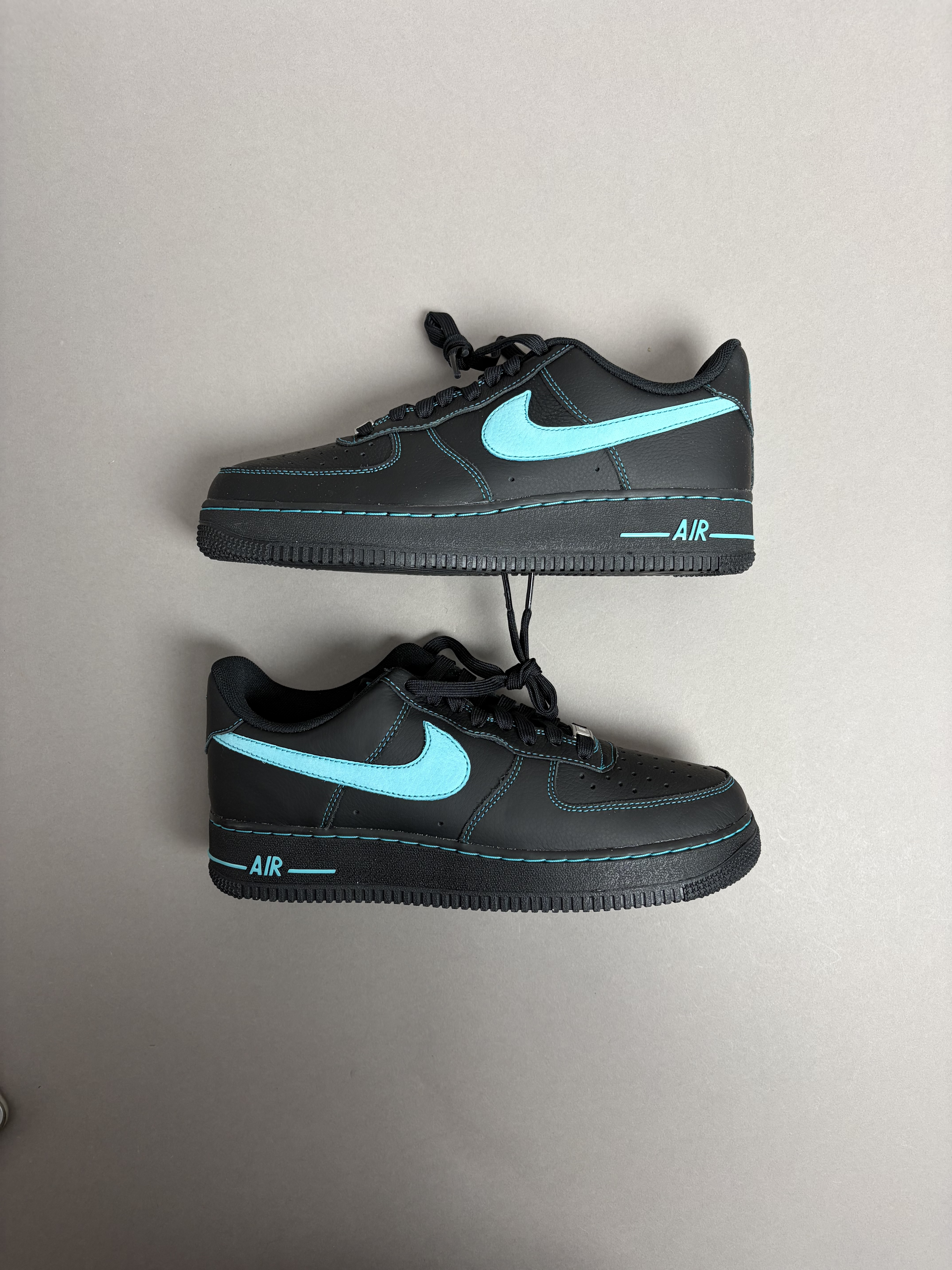 Nike Air Force 1 '07 LV8 'Black & Aurora Green' (2025) photo 1