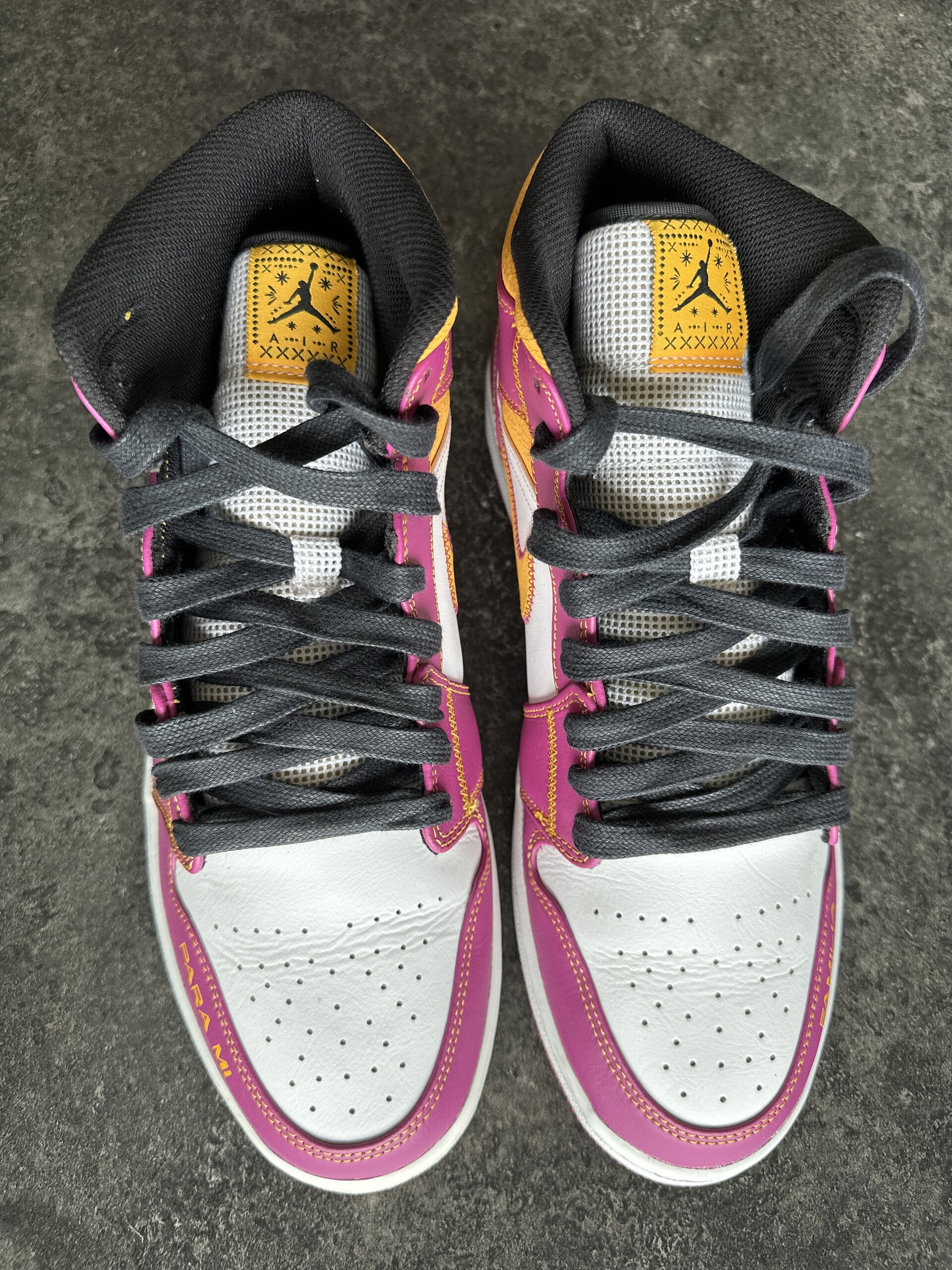 Air Jordan 1 Mid 'Dia De Los Muertos' (2020) photo 3