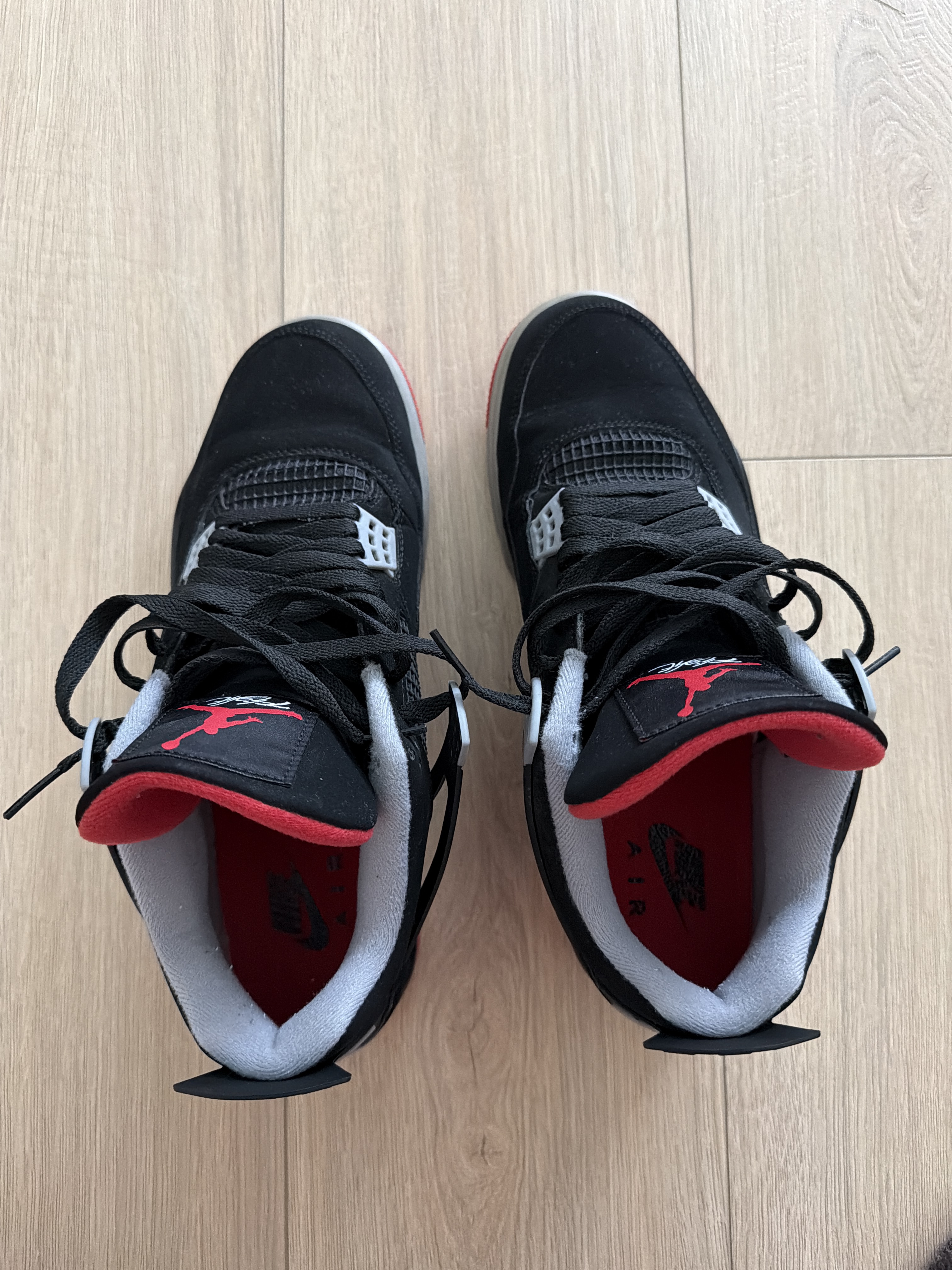 Air Jordan 4 Retro 'Bred' (2019) photo 3