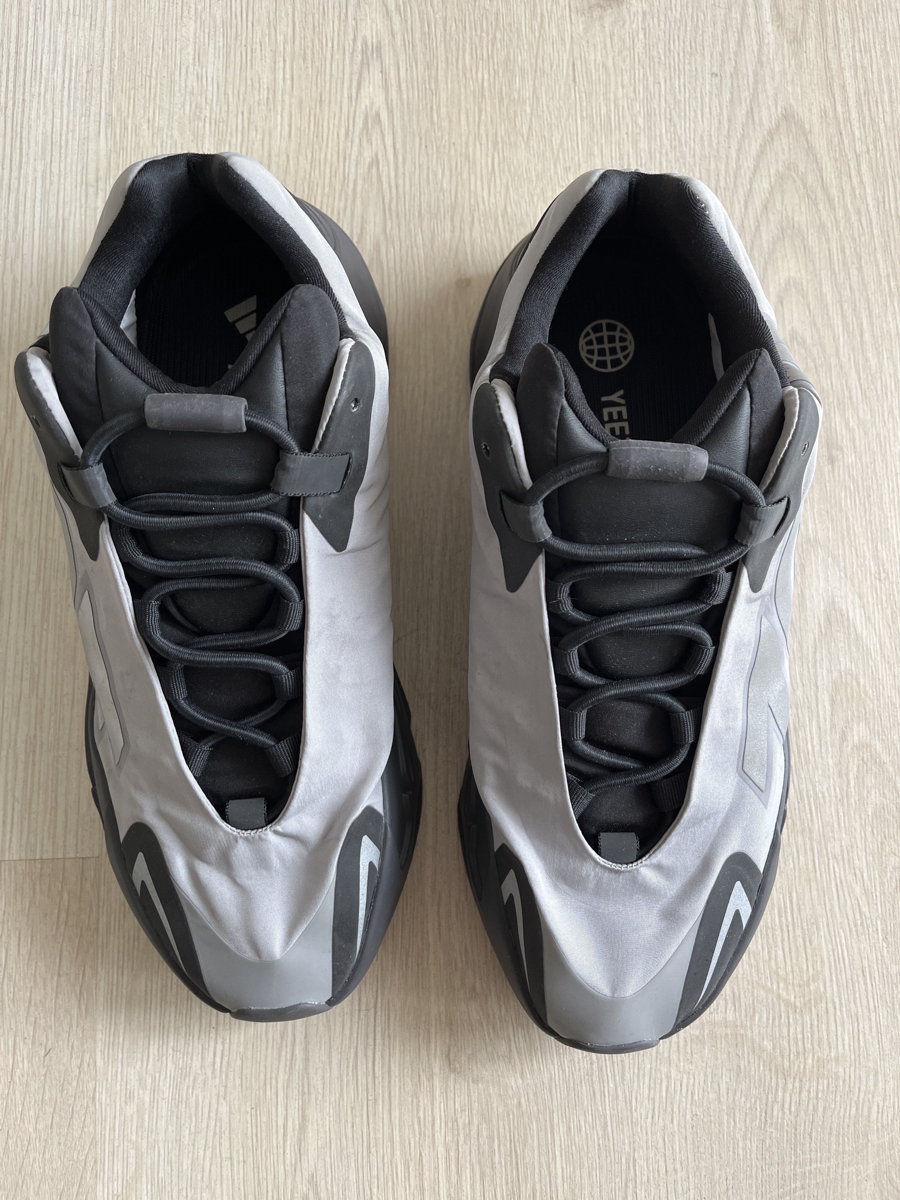 Yeezy Boost 700 MNVN 'Metallic' photo 3