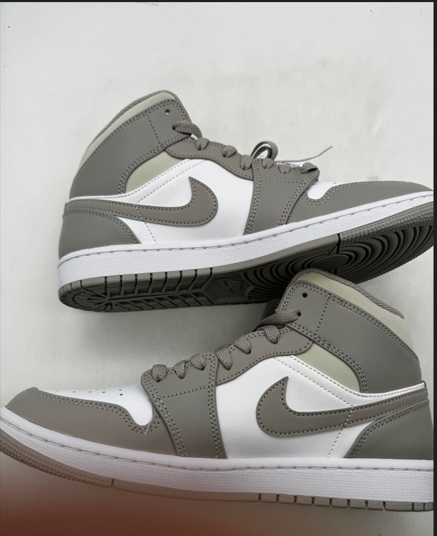 Air Jordan 1 Mid 'Linen' (2021) photo 7