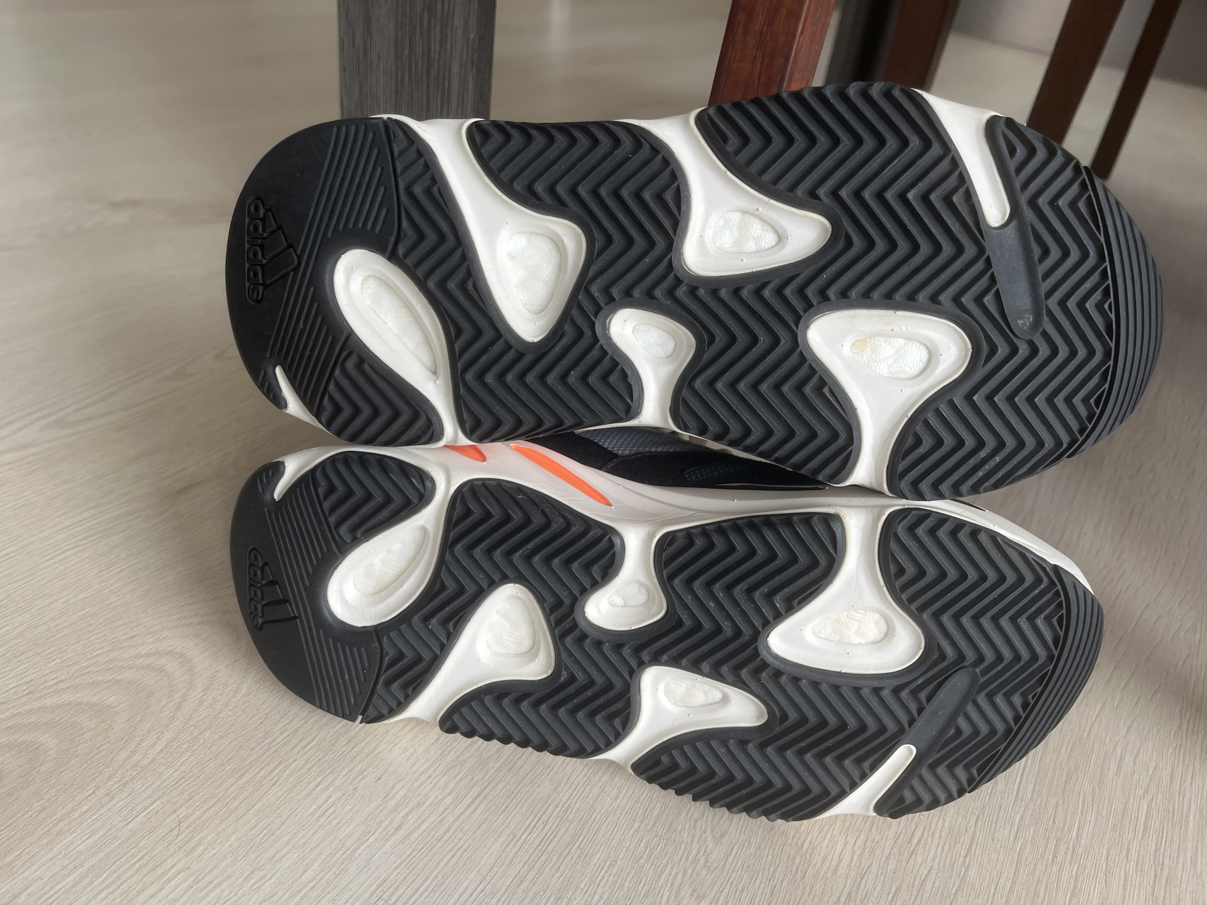 Yeezy Boost 700 'Wave Runner' photo 5