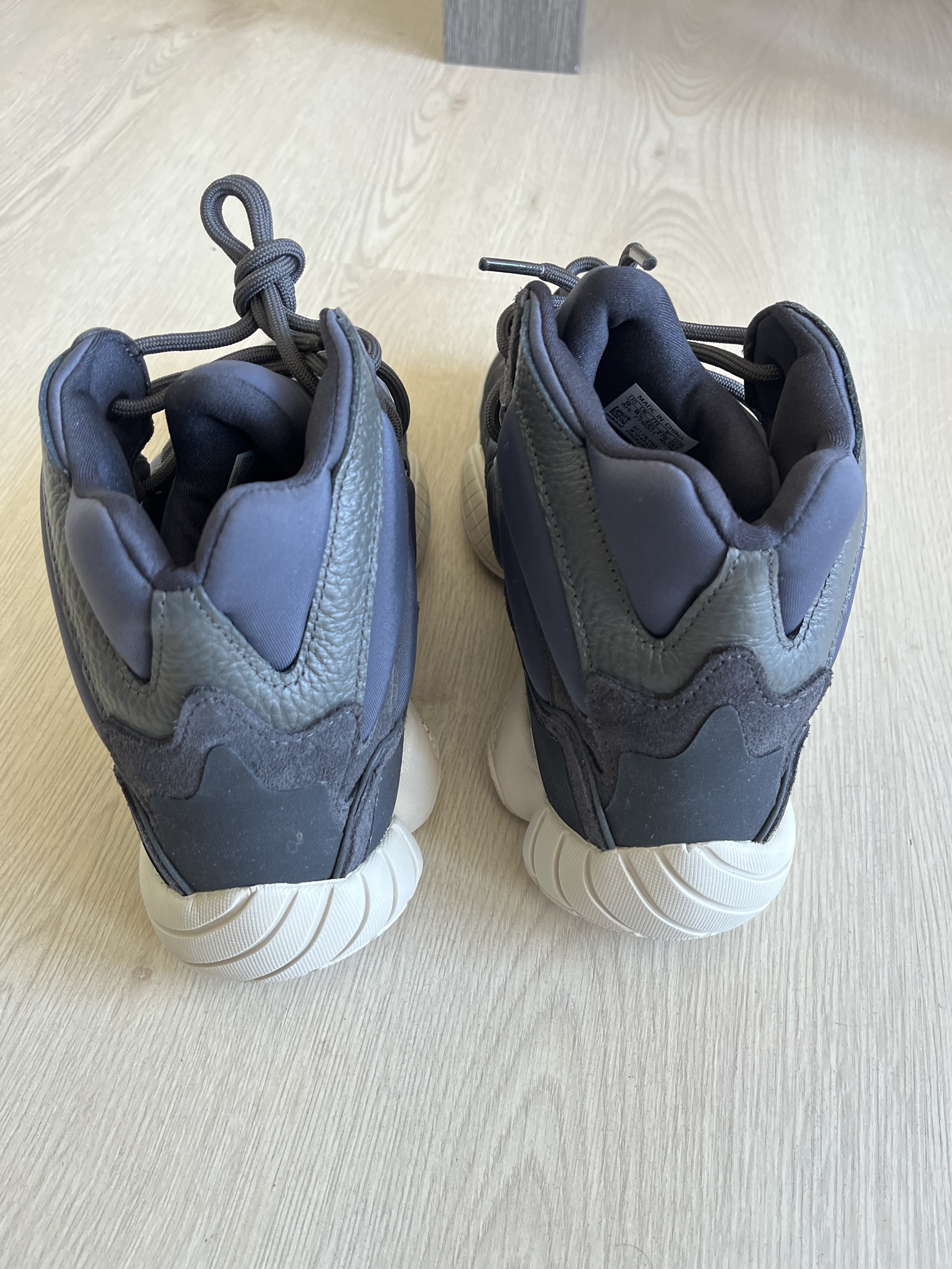Yeezy 500 High 'Slate' (2019) photo 4