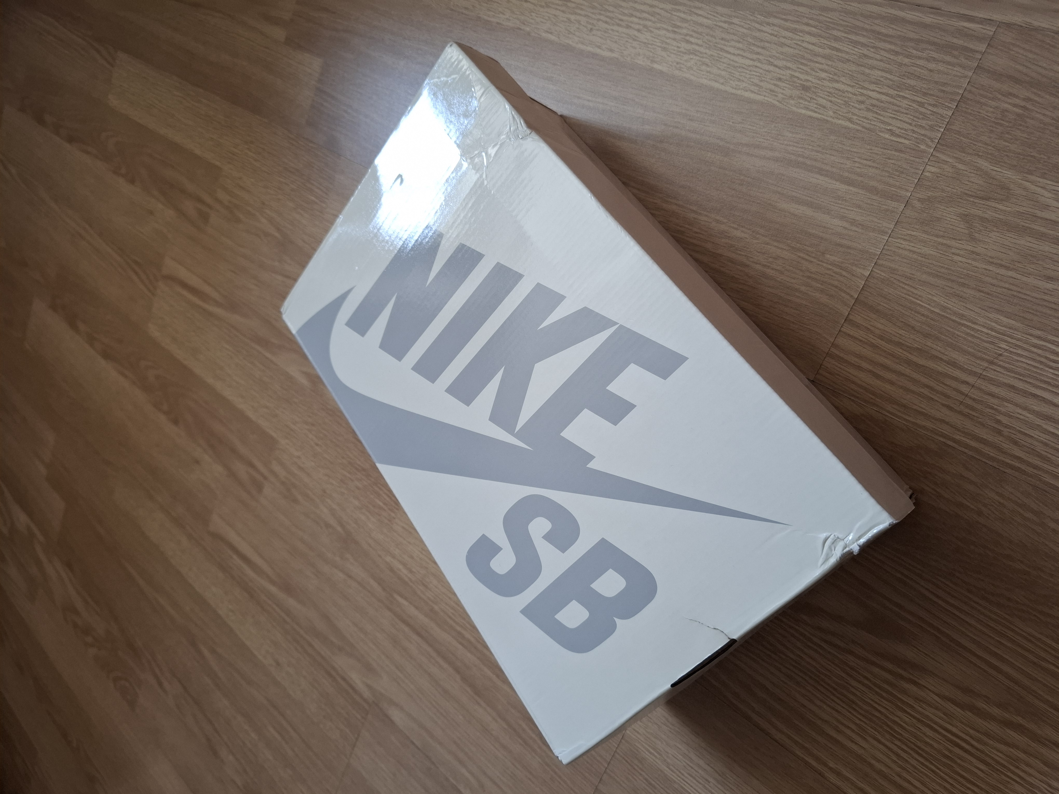 Nike SB x Bluetile Dunk Low 'Pitch Blue & Black' (2026) photo 7