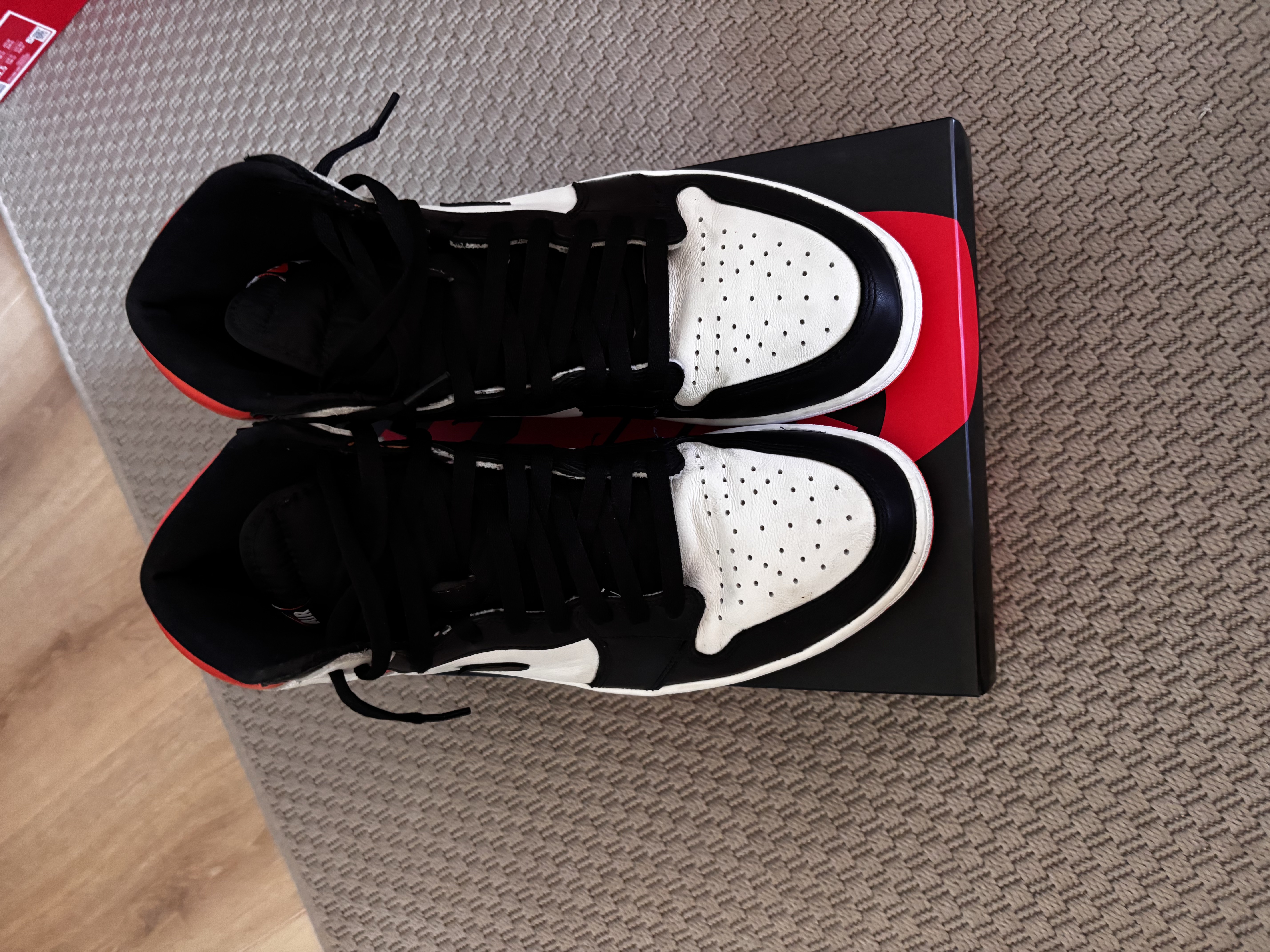 Air Jordan 1 Retro High 'Electro Orange' (2021) photo 3