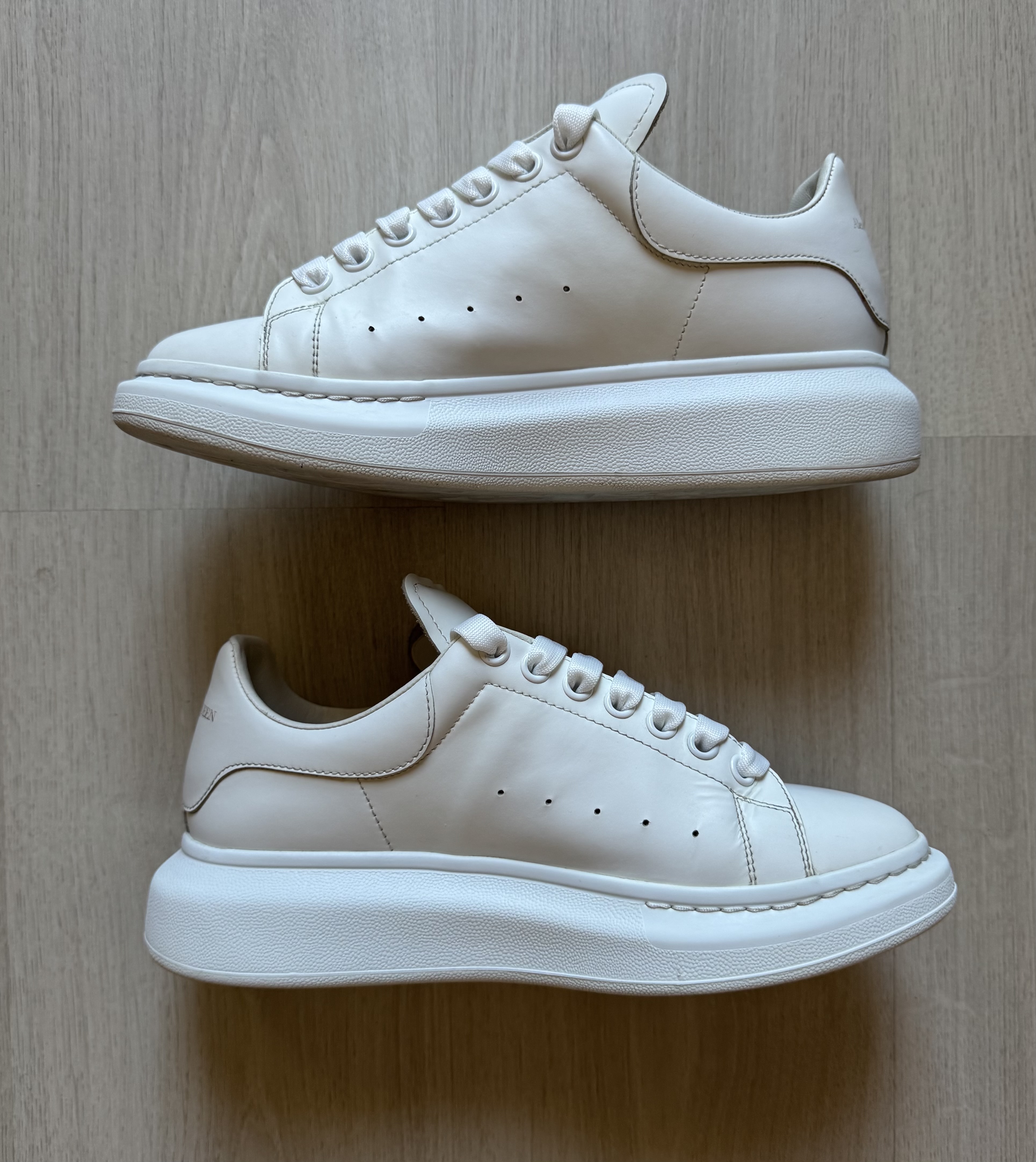 Luxury Alexander McQueen Oversized White photo 2