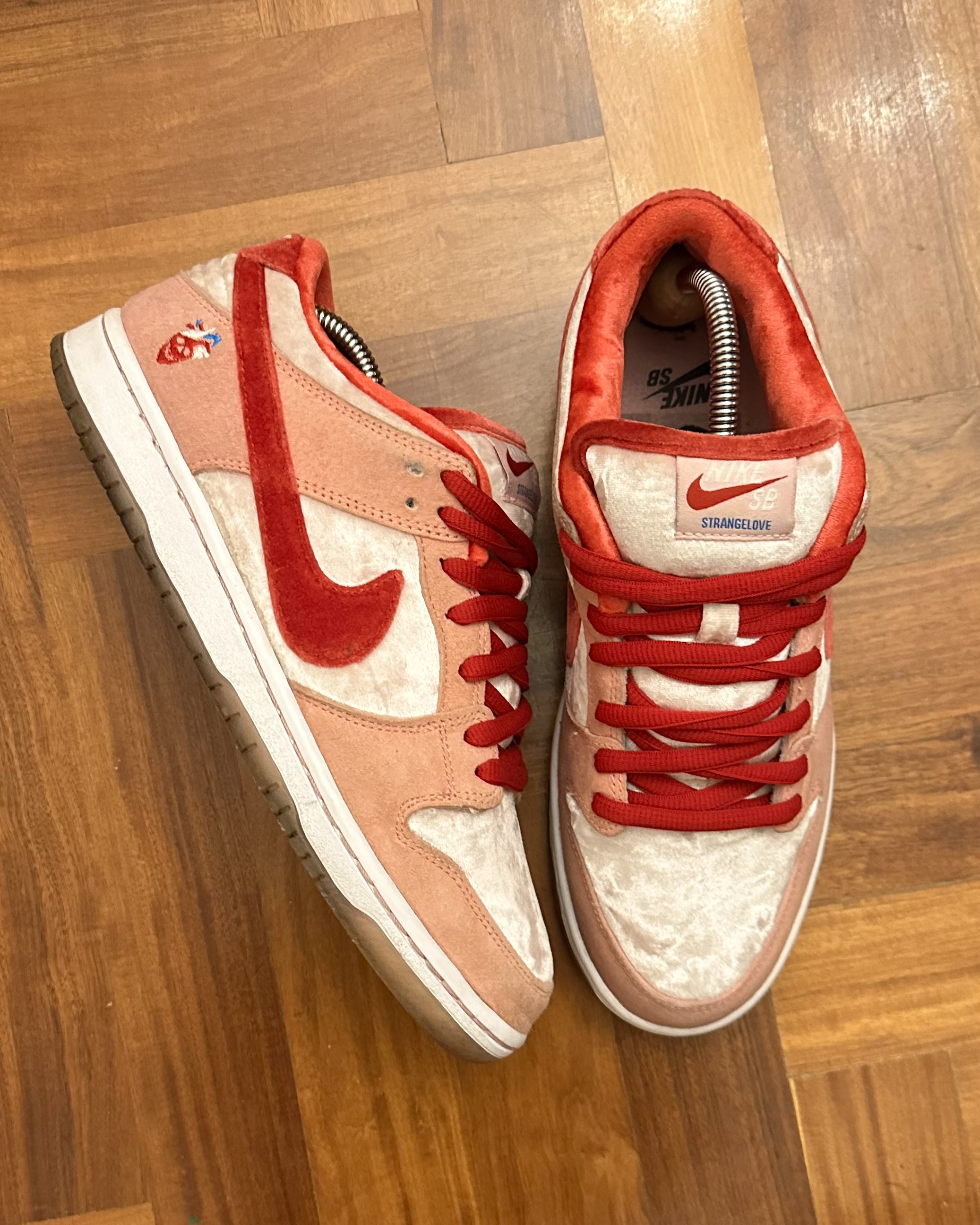Nike SB x StrangeLove Dunk Low Skateboards (Regular Box) (2020) photo 8