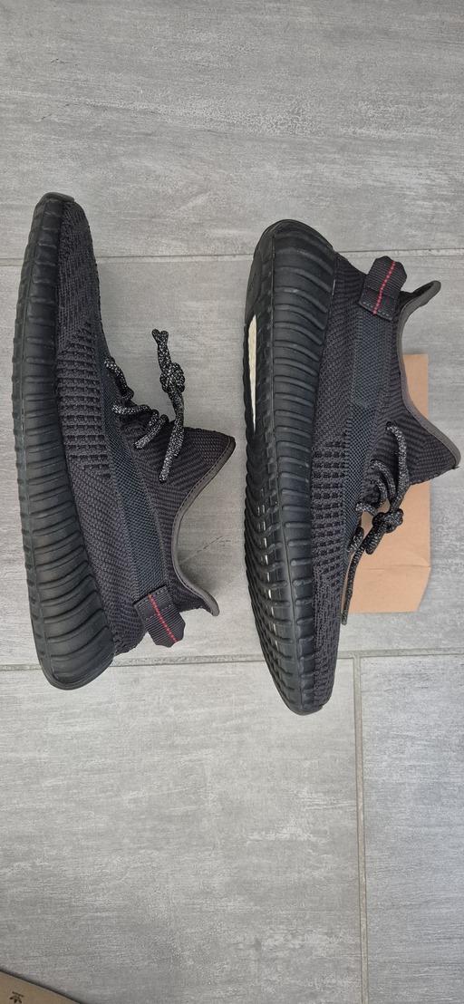 Yeezy Boost 350 V2 'Onyx'