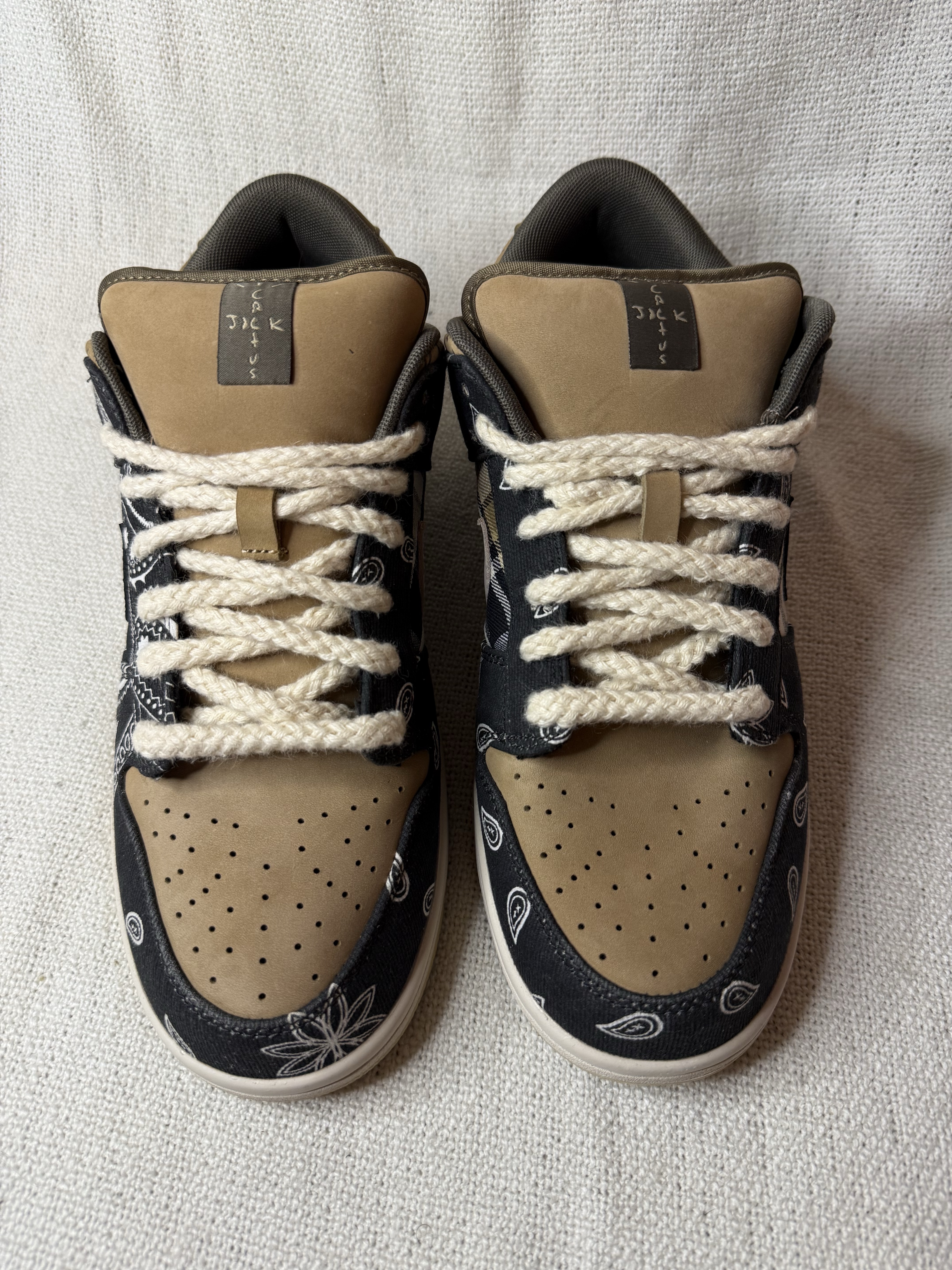 Nike SB x Travis Scott Dunk Low 'Cactus Jack' (Special Box) (2020) photo 2
