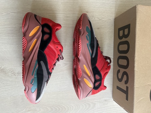 Yeezy Boost 700 Hi-Res Red (2022)