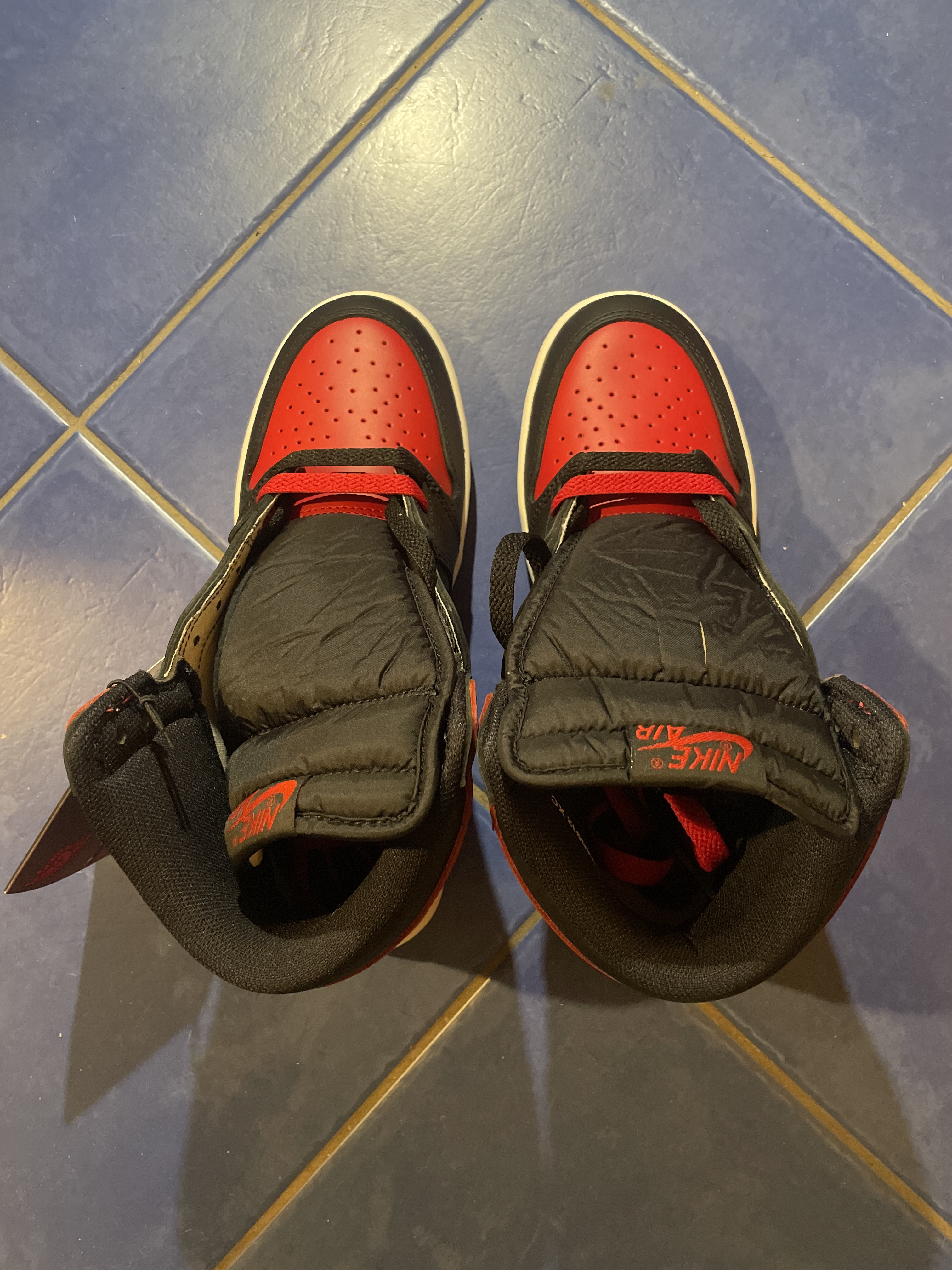 Air Jordan 1 High ’85 'Bred' (2025) photo 3